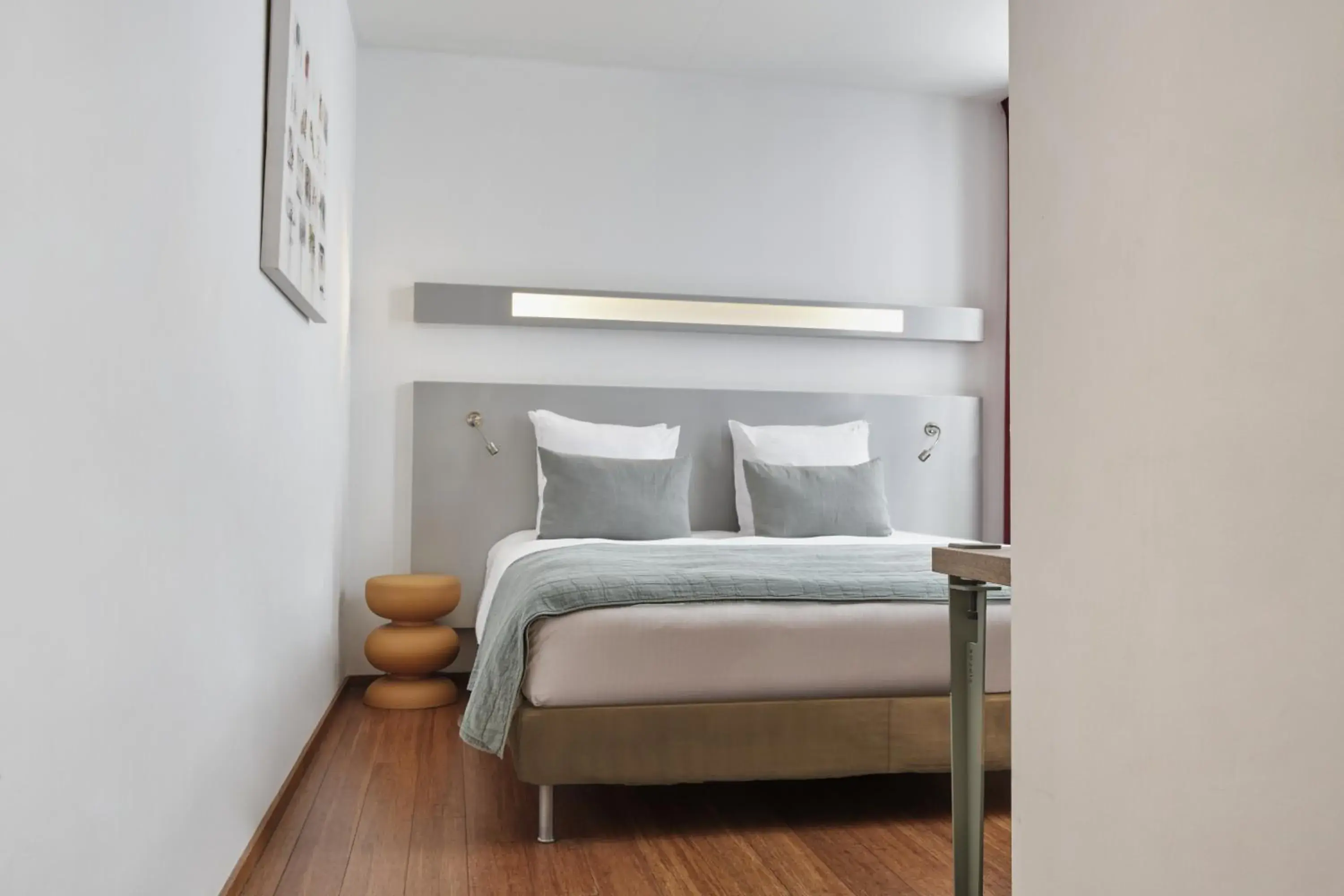 Bedroom, Bed in Hôtel Aqua by HappyCulture Bedroom, Bed in Hôtel Aqua by HappyCulture