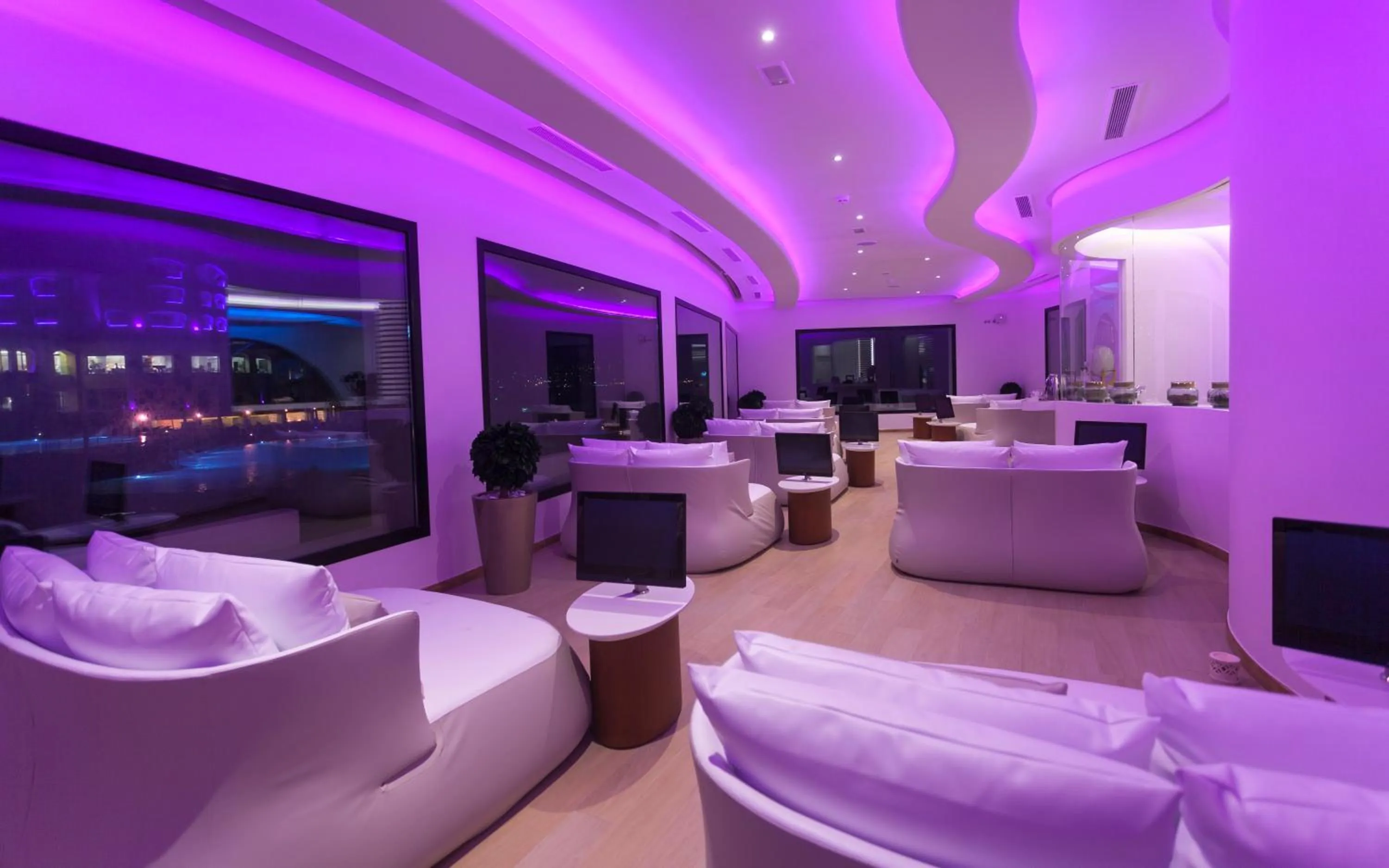 Communal lounge/ TV room in La Cigale Tabarka