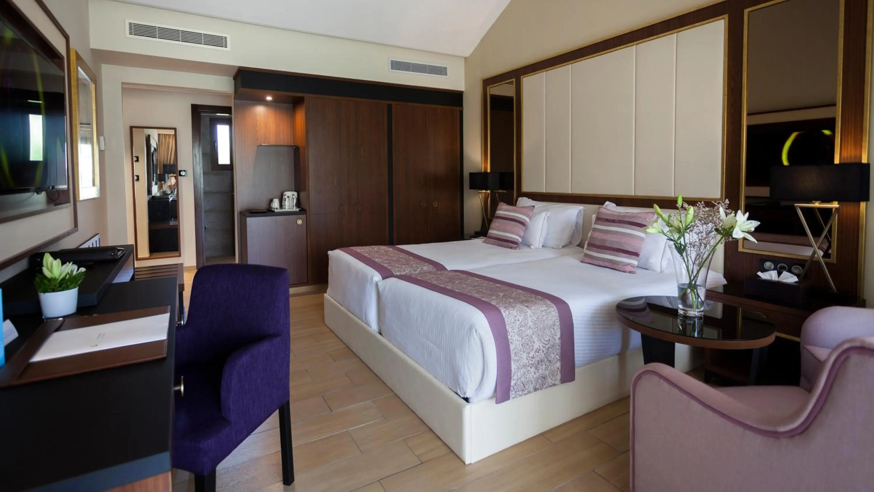 Photo of the whole room, Bed in La Cigale Tabarka