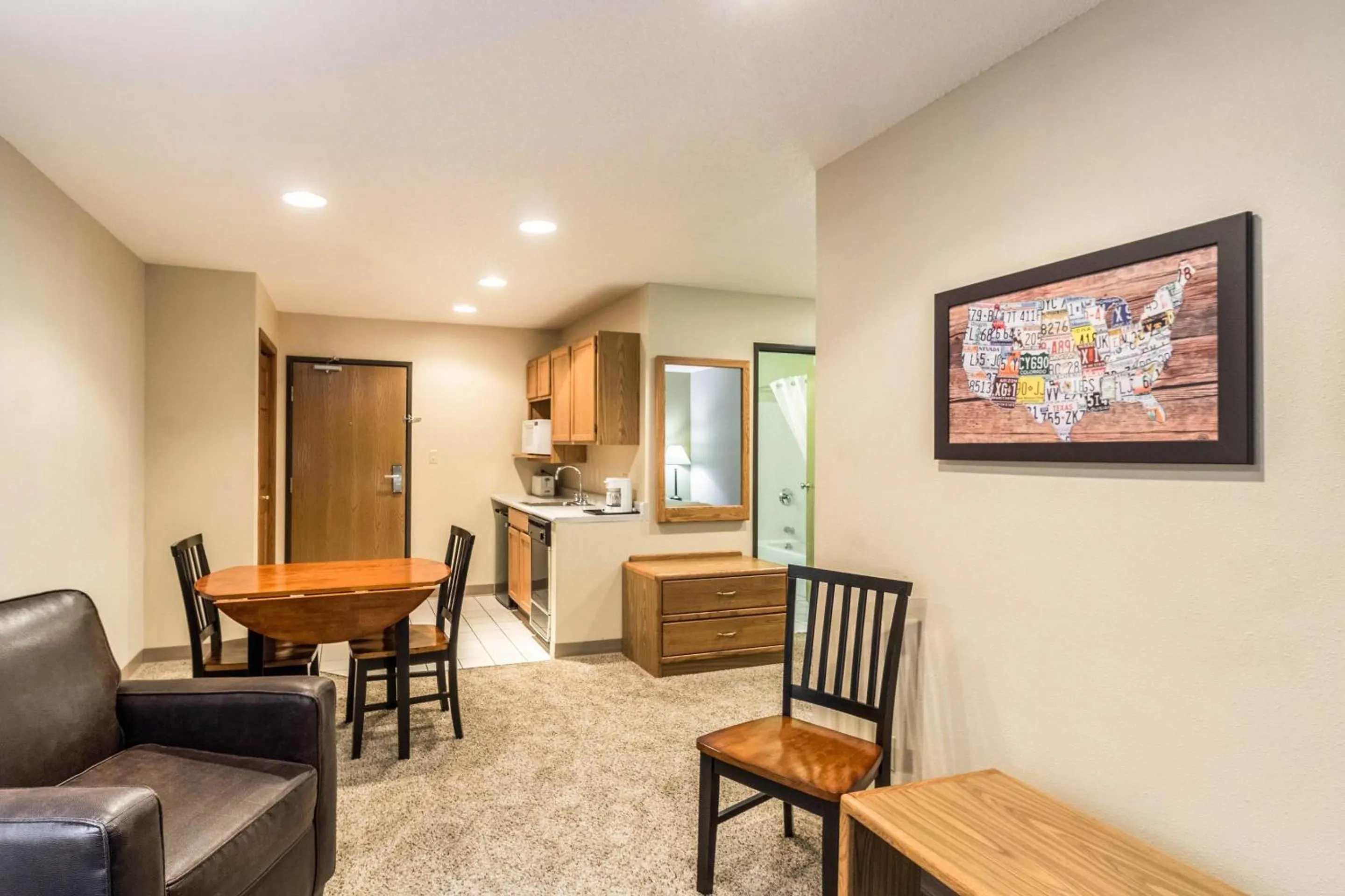 Bedroom in Econo Lodge - Valley City