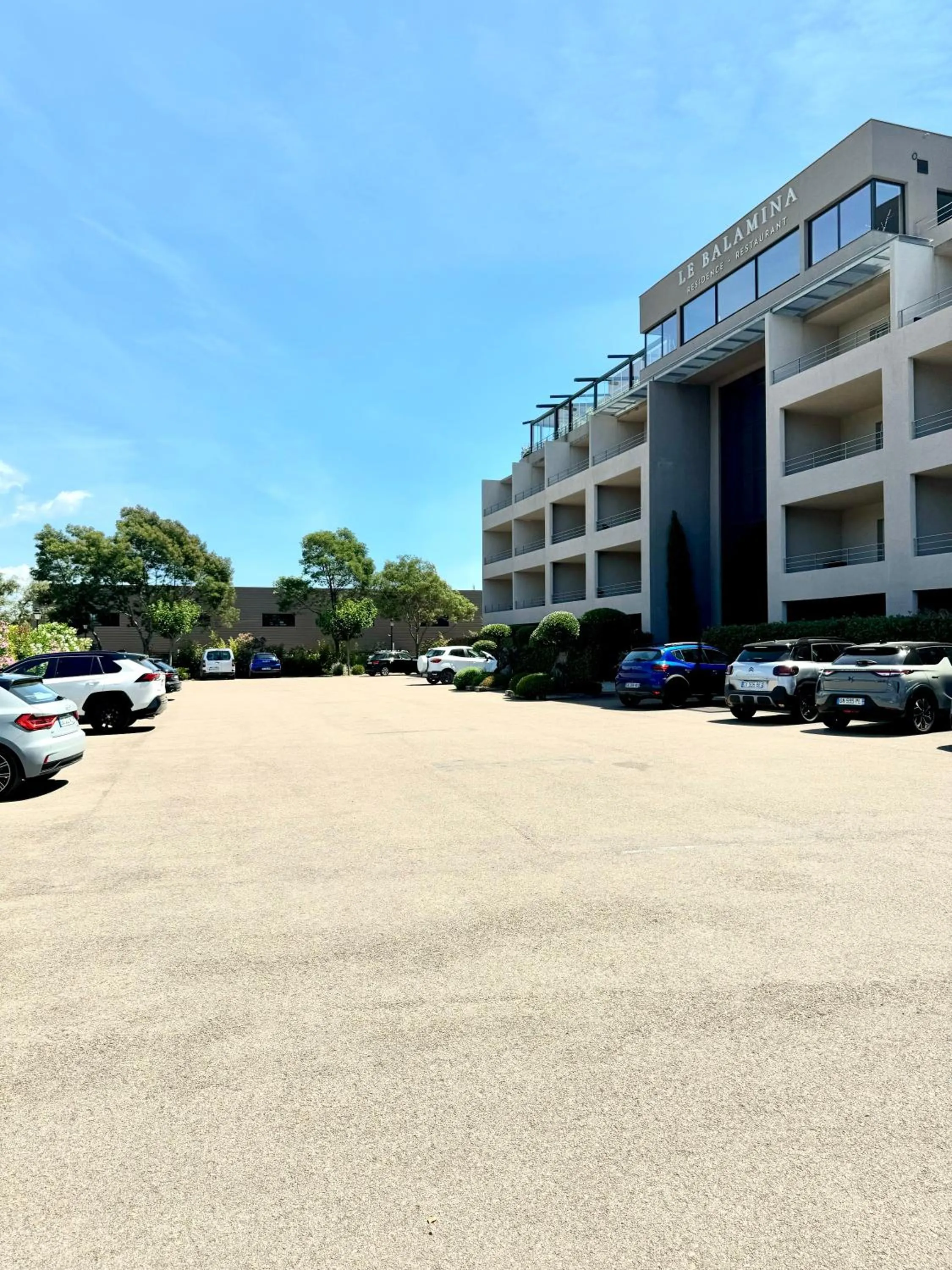 Parking in Le Balamina