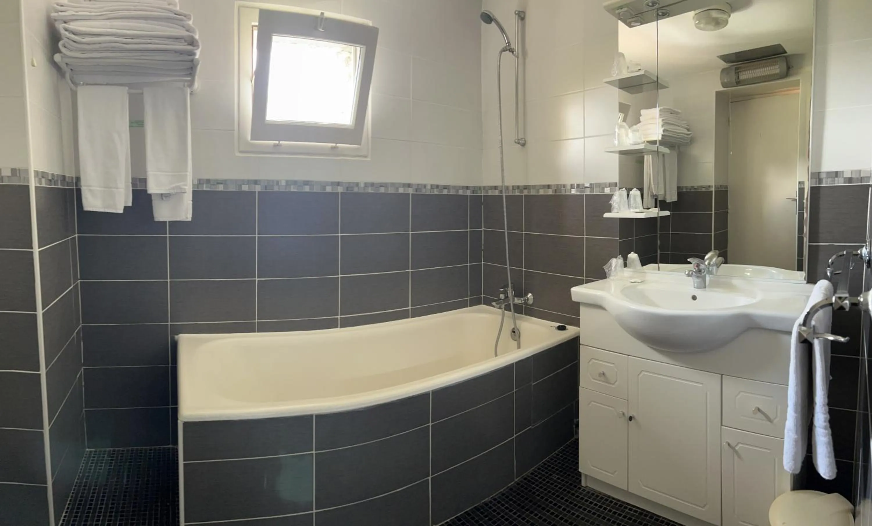 Property building in Hotel du Lion d'Or