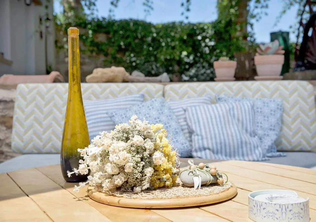 Property building in Voulamandis House