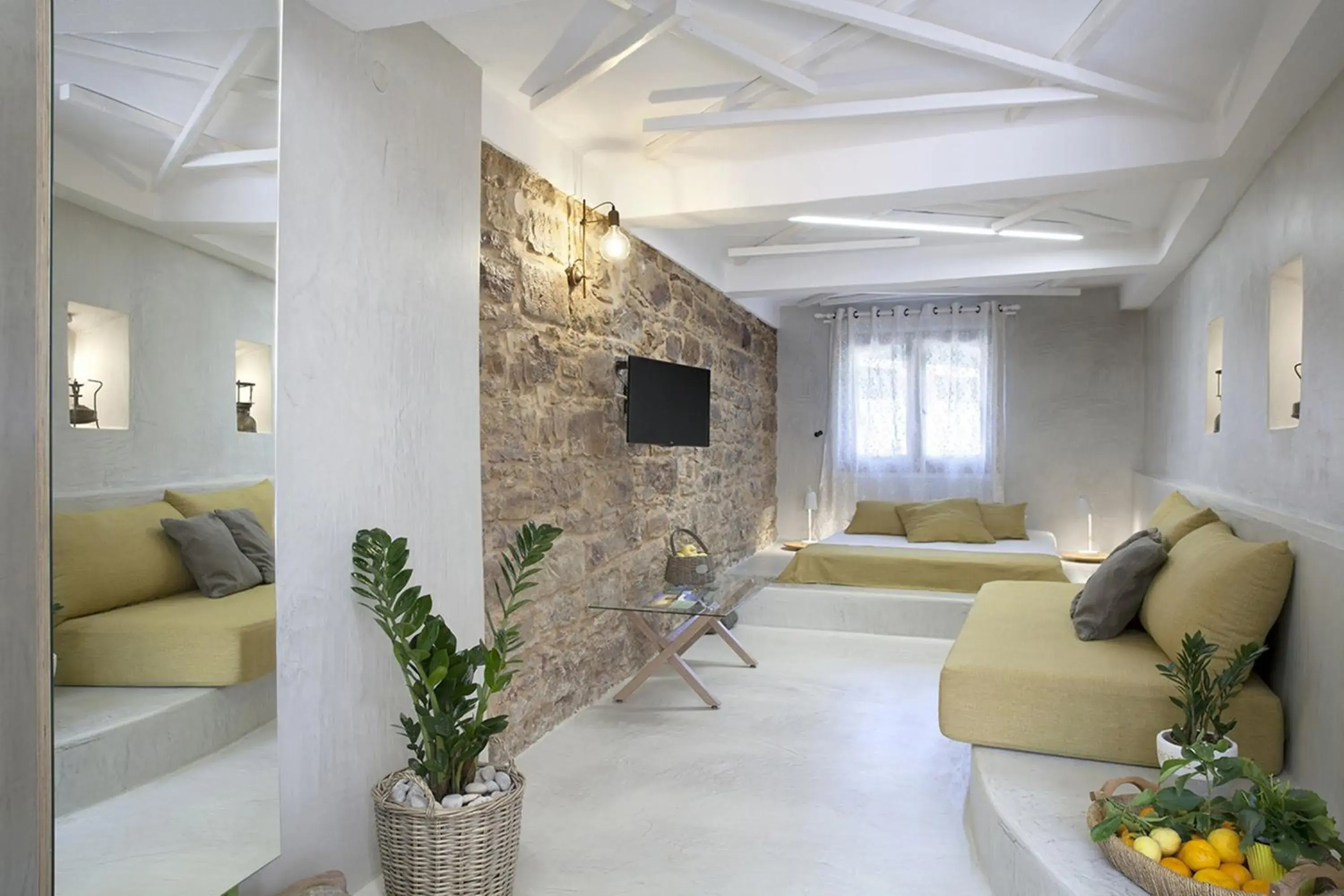 Double or Twin Room - Ground Floor in Voulamandis House Double or Twin Room - Ground Floor in Voulamandis House