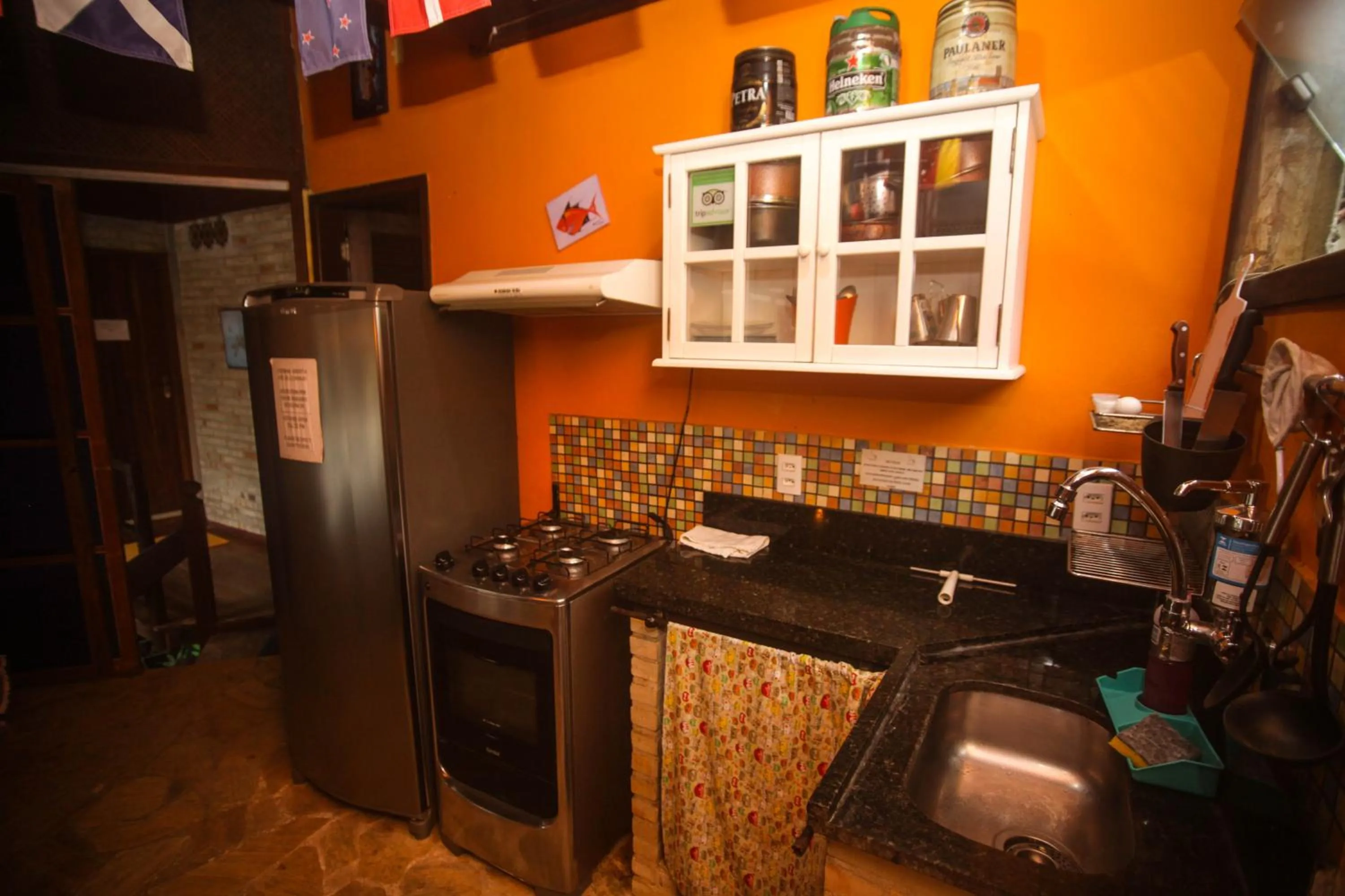 Kitchen or kitchenette in Biergarten Hostel