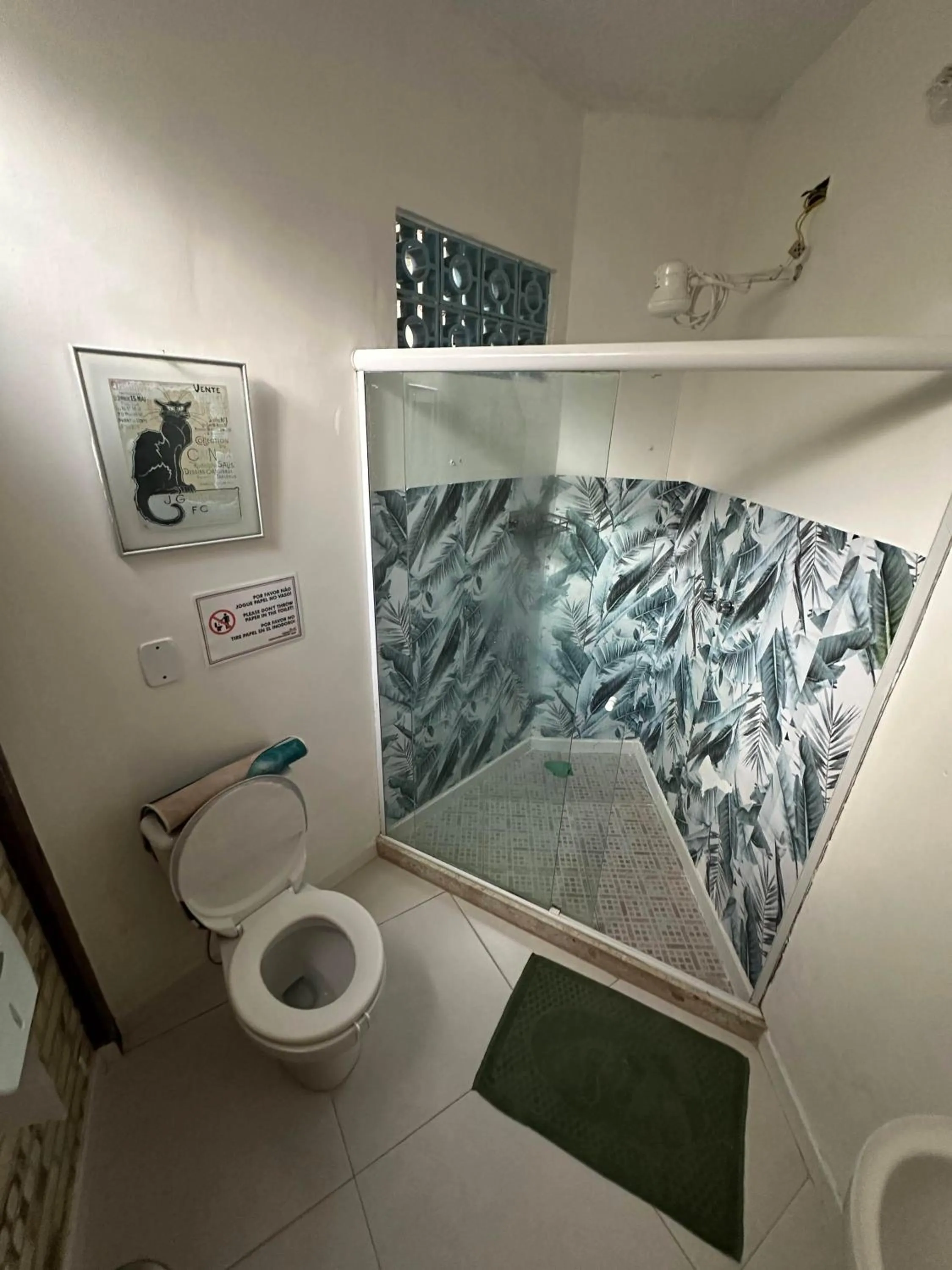 Bathroom in Biergarten Hostel