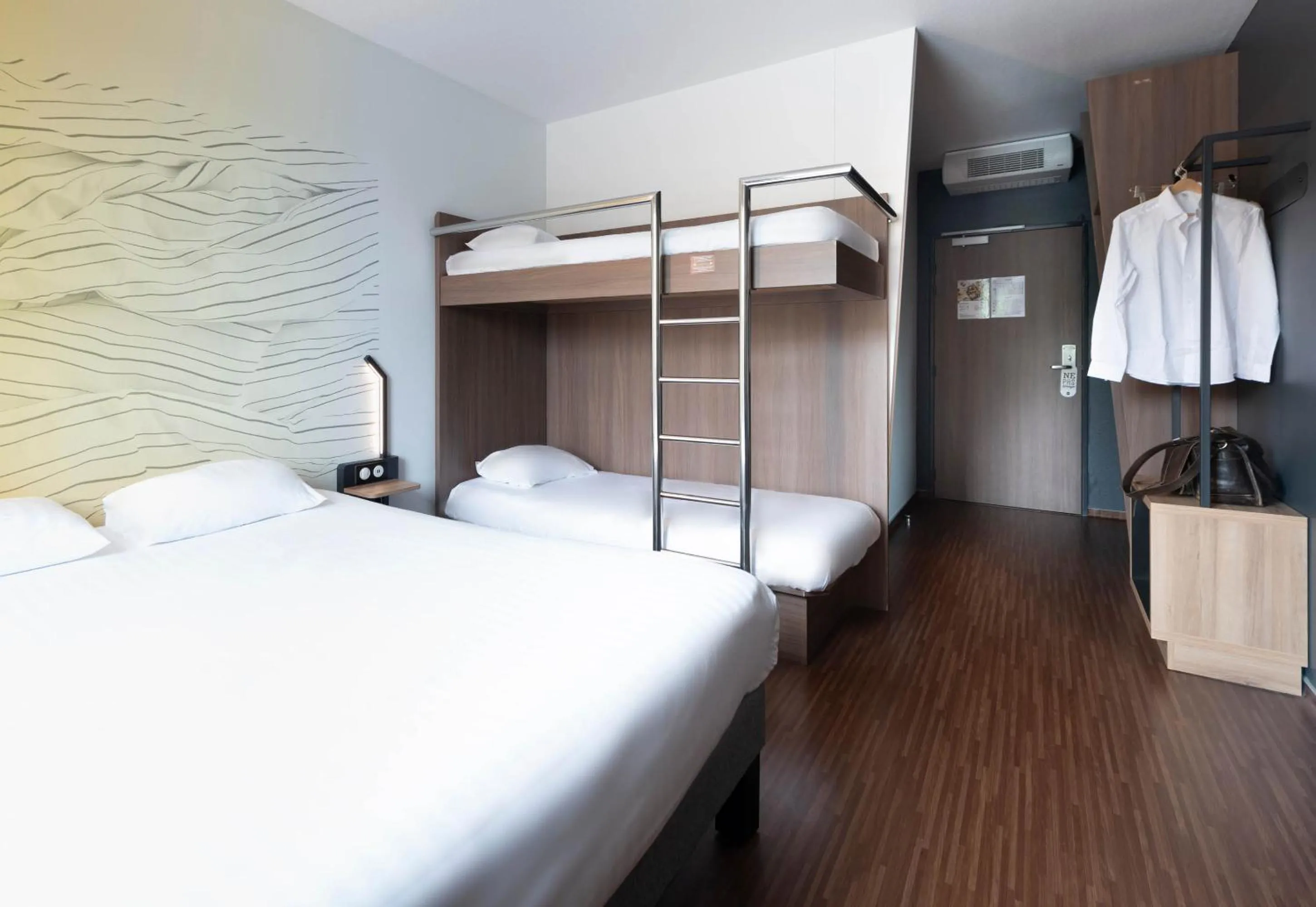 Bedroom, Bed in B&B HOTEL Bordeaux Talence