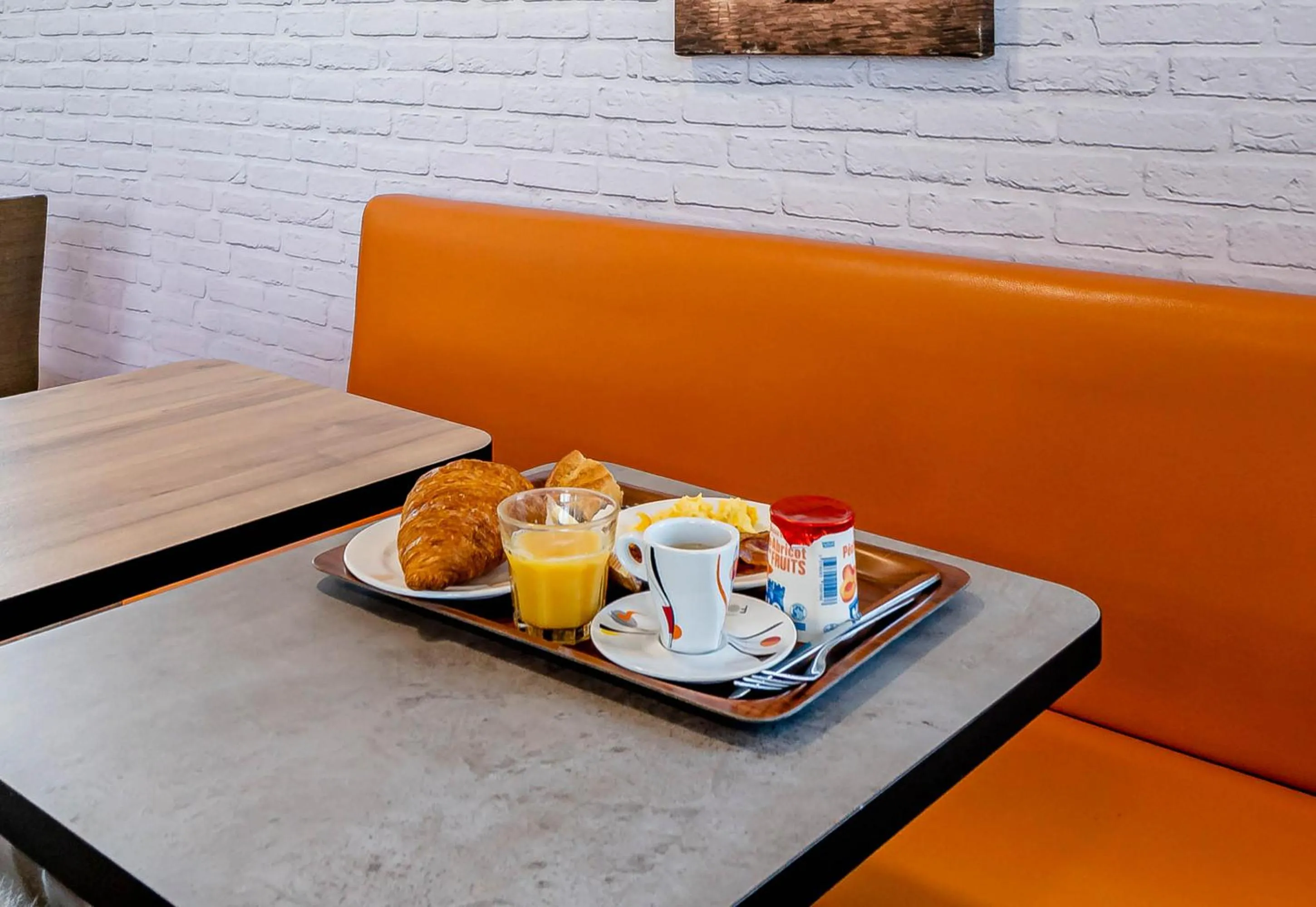 Breakfast in B&B HOTEL Bordeaux Talence