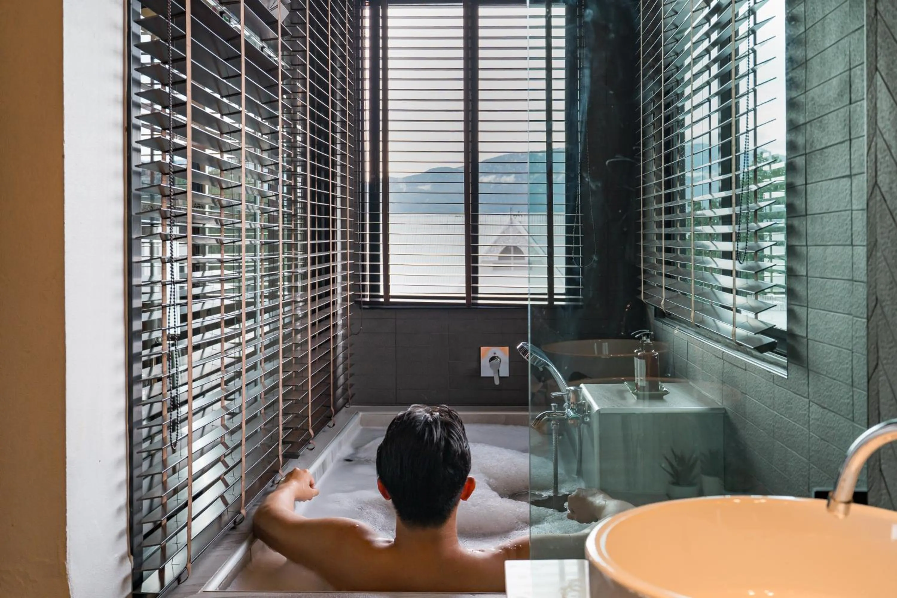 Bath in THEE Kashatharn by TH District