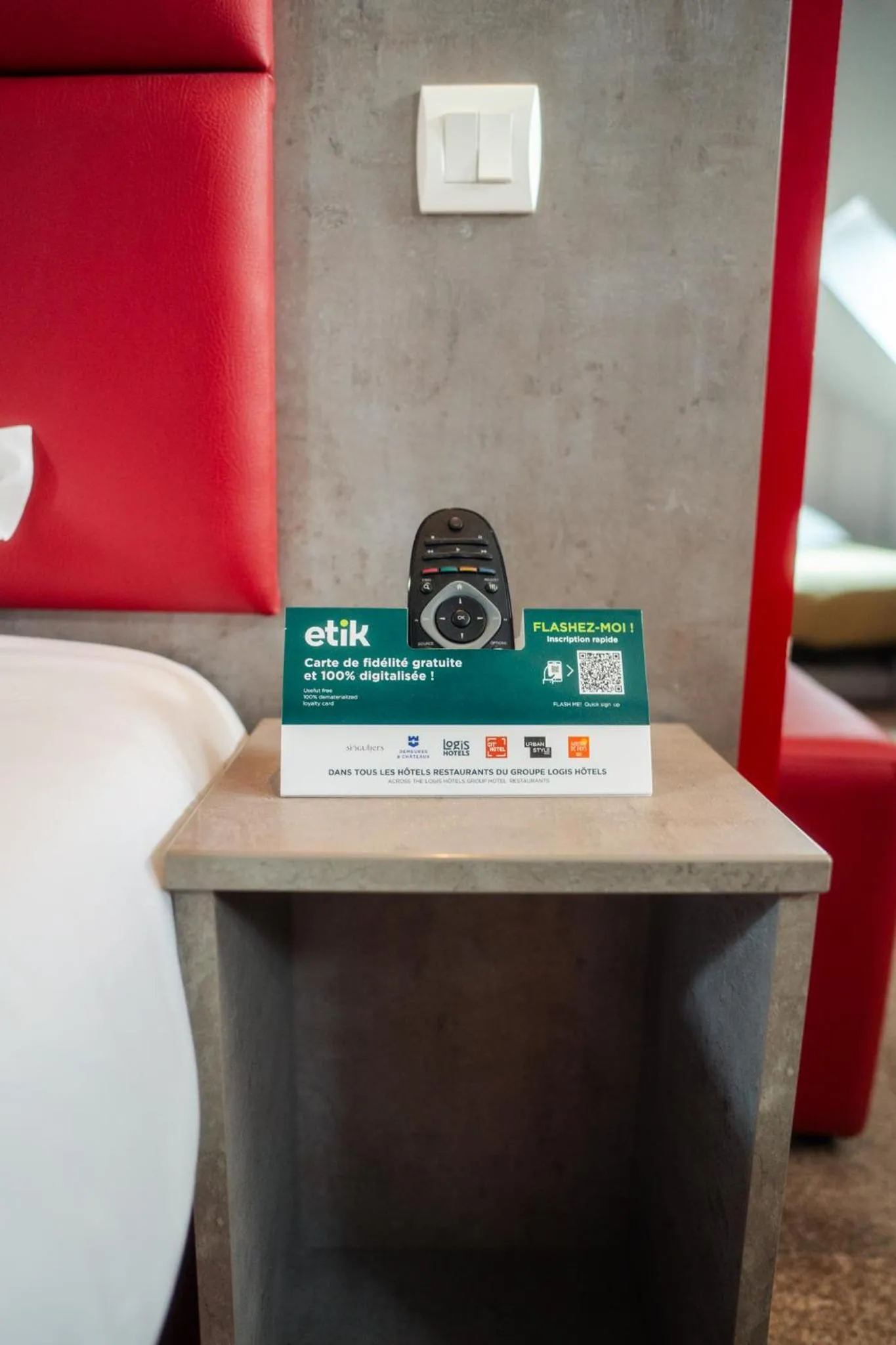 TV and multimedia in Logis Hotel Spa Restaurant Au Site Normand