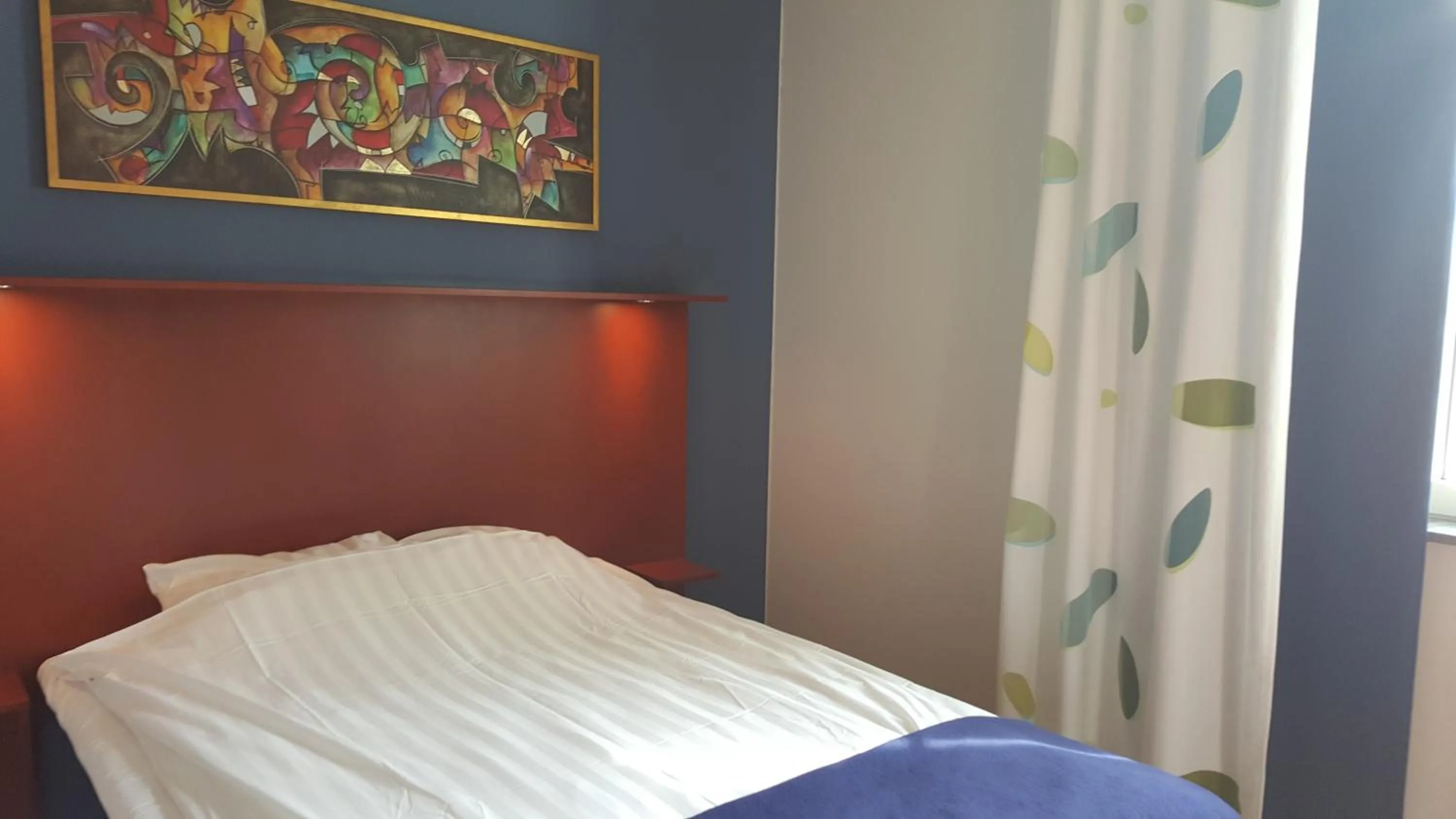 Bed in Lumber & Karle