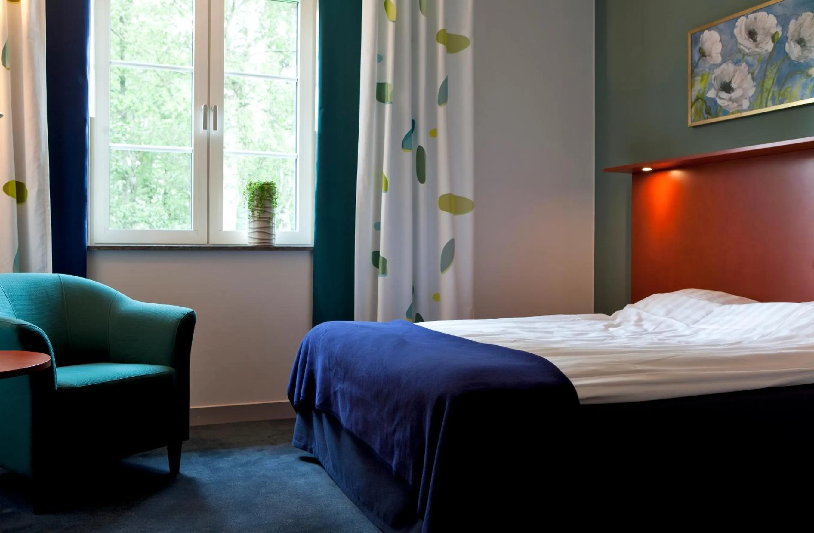 Day, Bed in Lumber & Karle