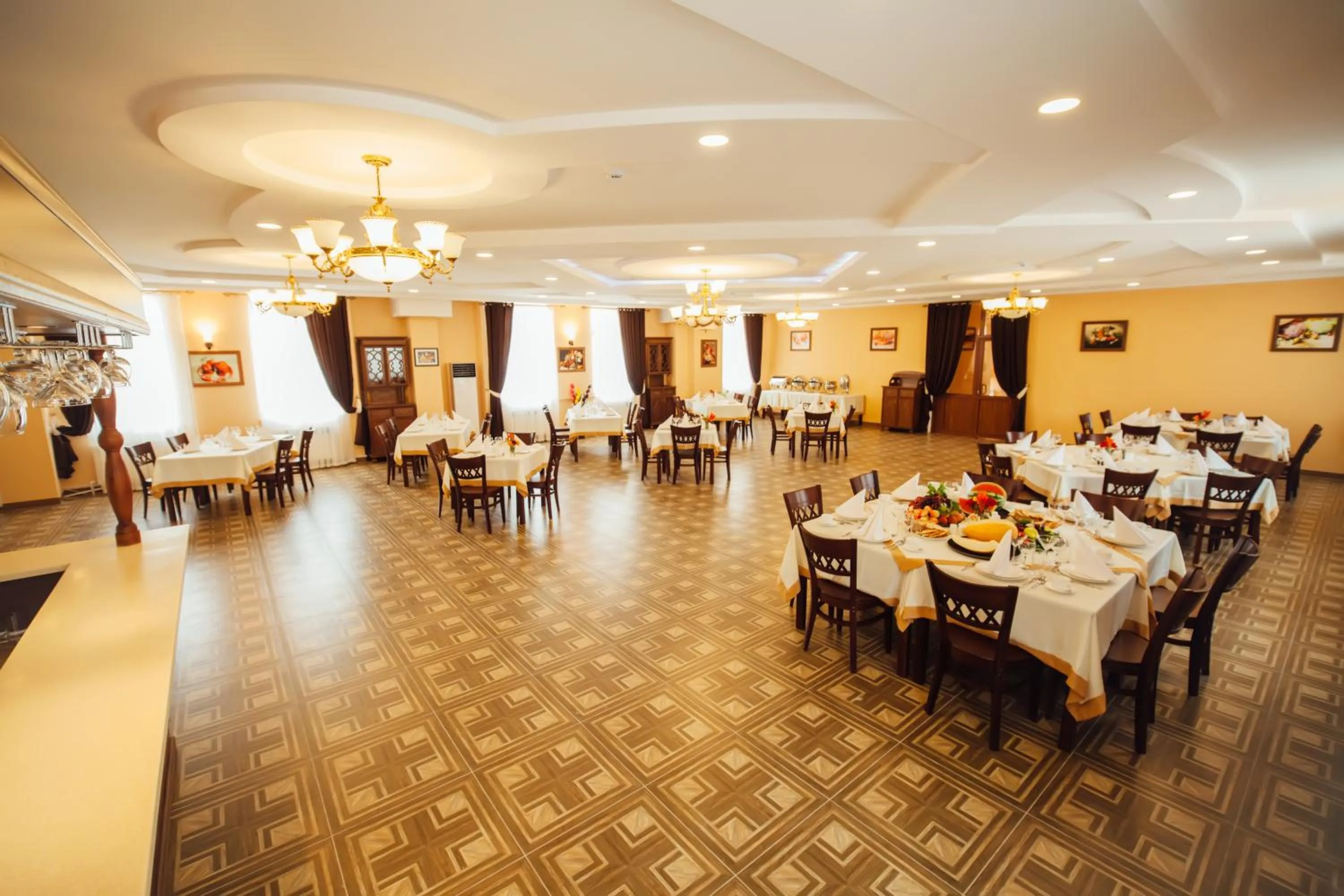 Restaurant/places to eat in Bek Khiva Hotel