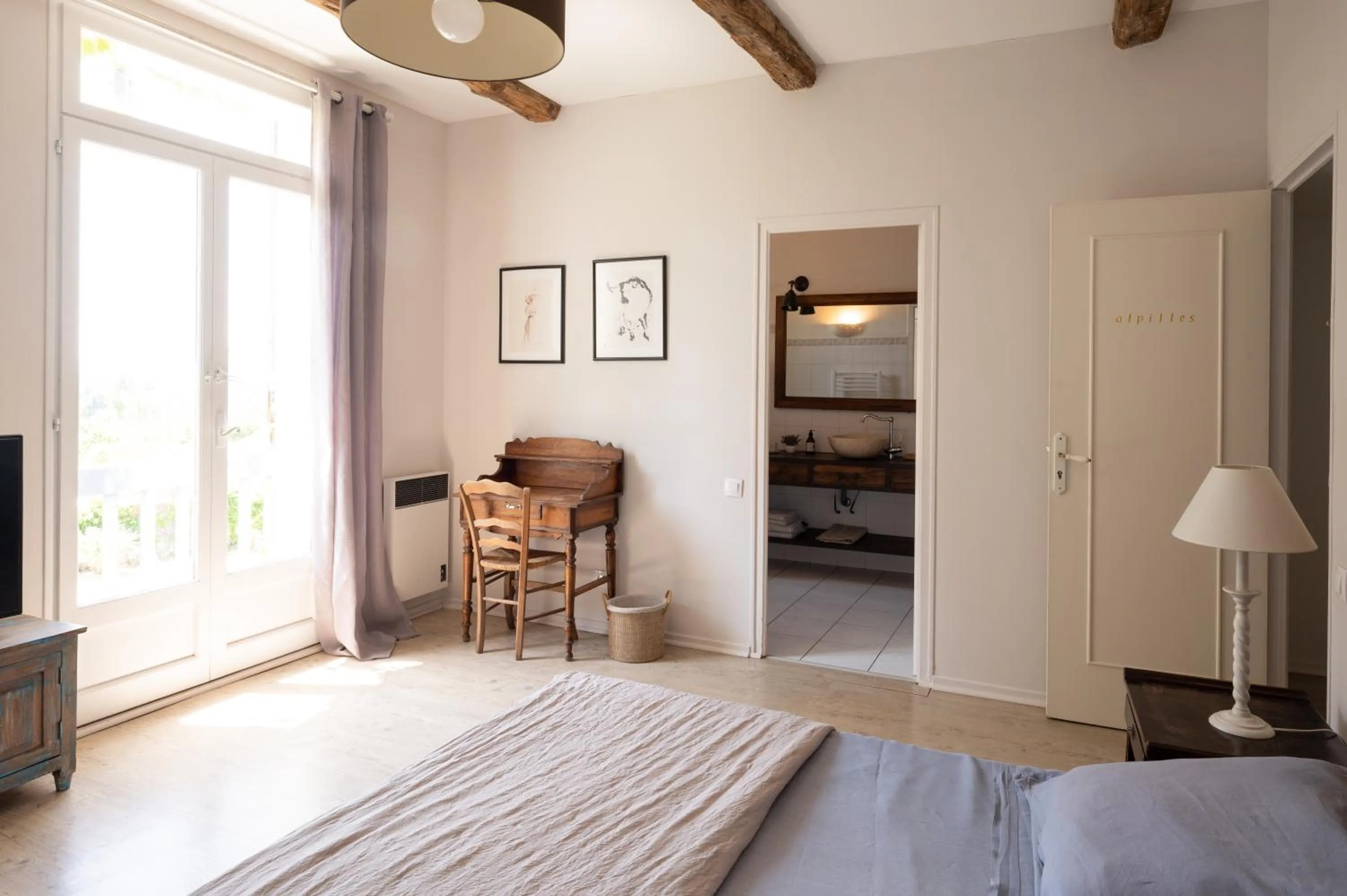 Bed in Mas des Prevots B&B