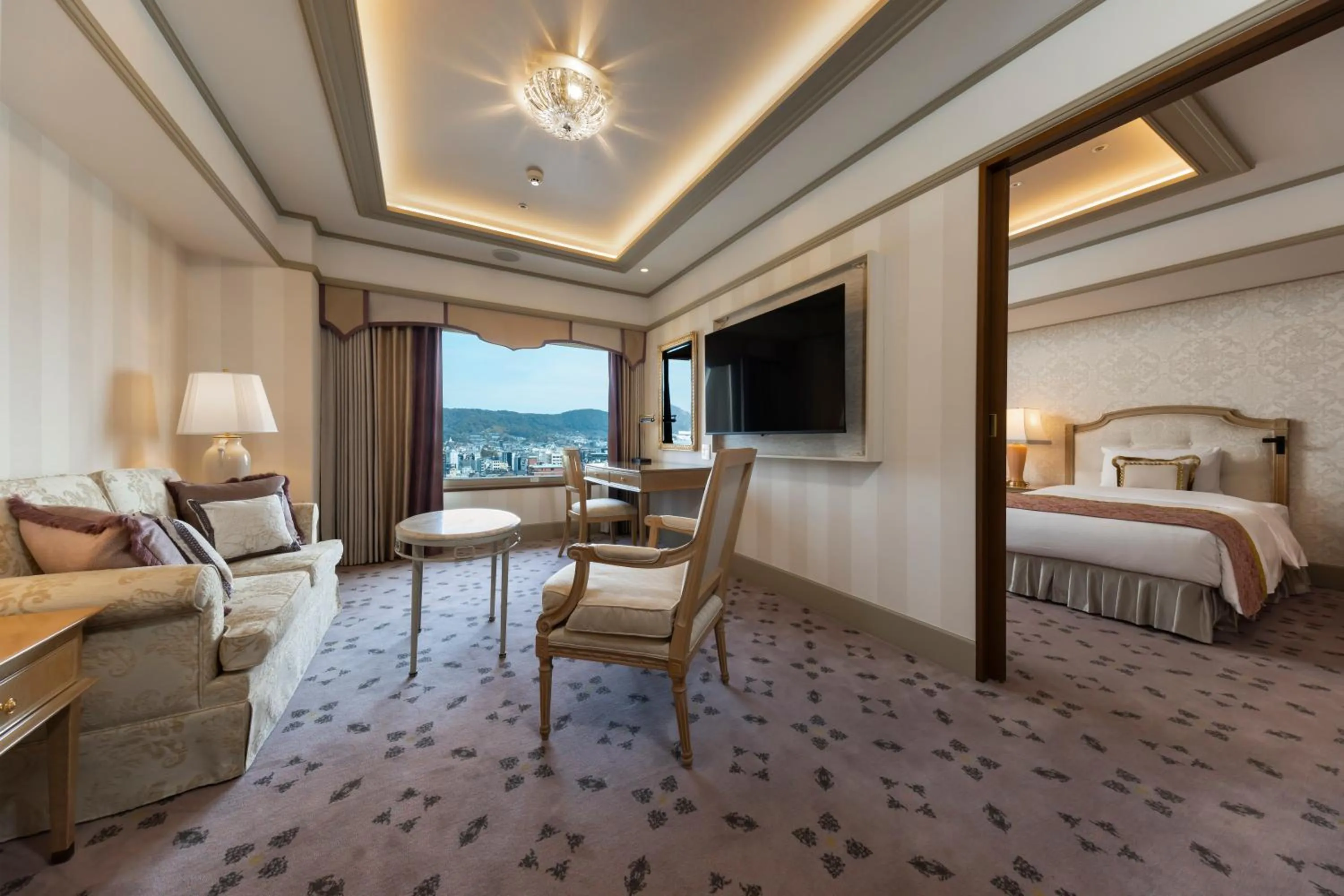 Living room, Bed in Hotel Nikko Princess Kyoto