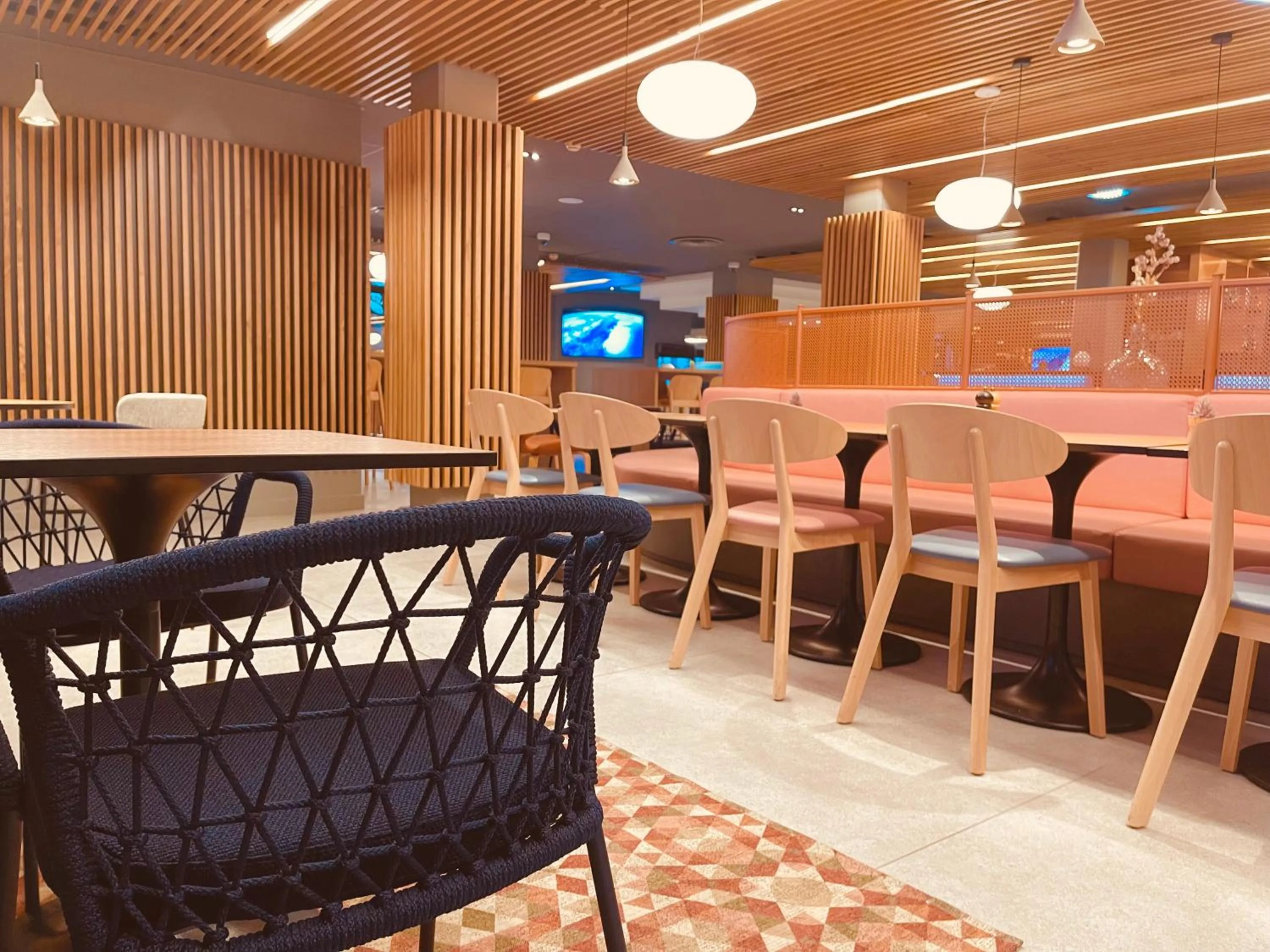 Restaurant/places to eat in Novotel Bordeaux Centre Gare Saint Jean