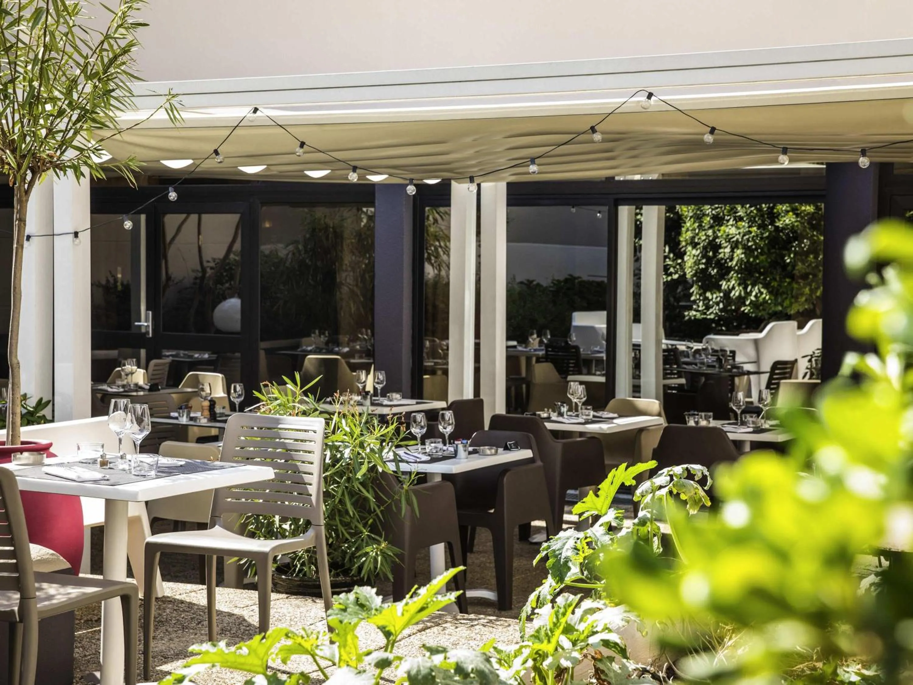 Restaurant/places to eat in Novotel Bordeaux Centre Gare Saint Jean