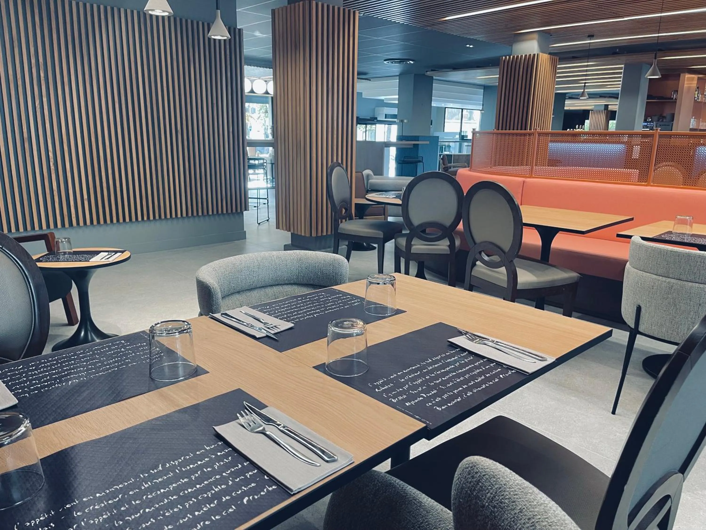 Restaurant/places to eat in Novotel Bordeaux Centre Gare Saint Jean