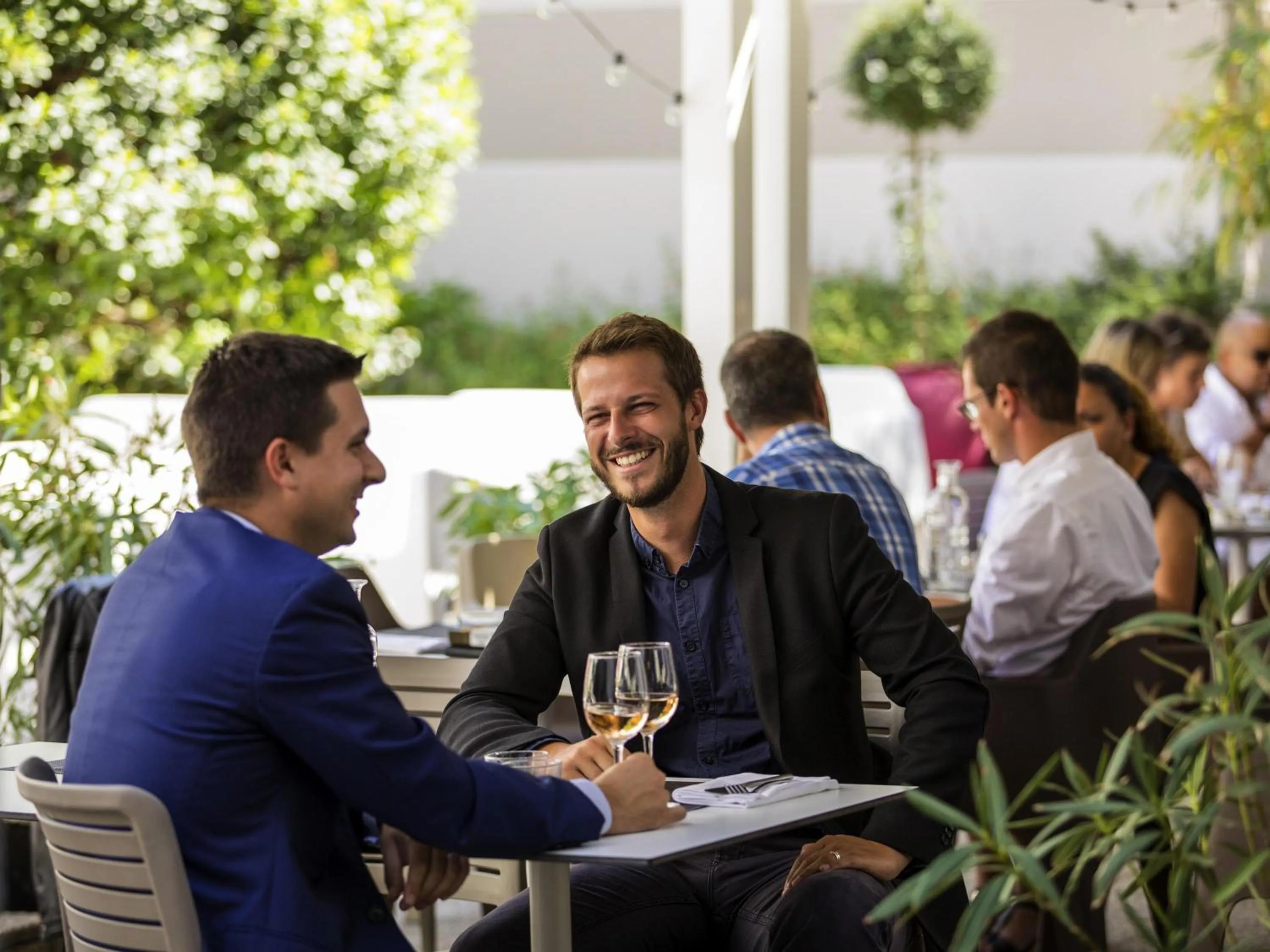 Lounge or bar in Novotel Bordeaux Centre Gare Saint Jean
