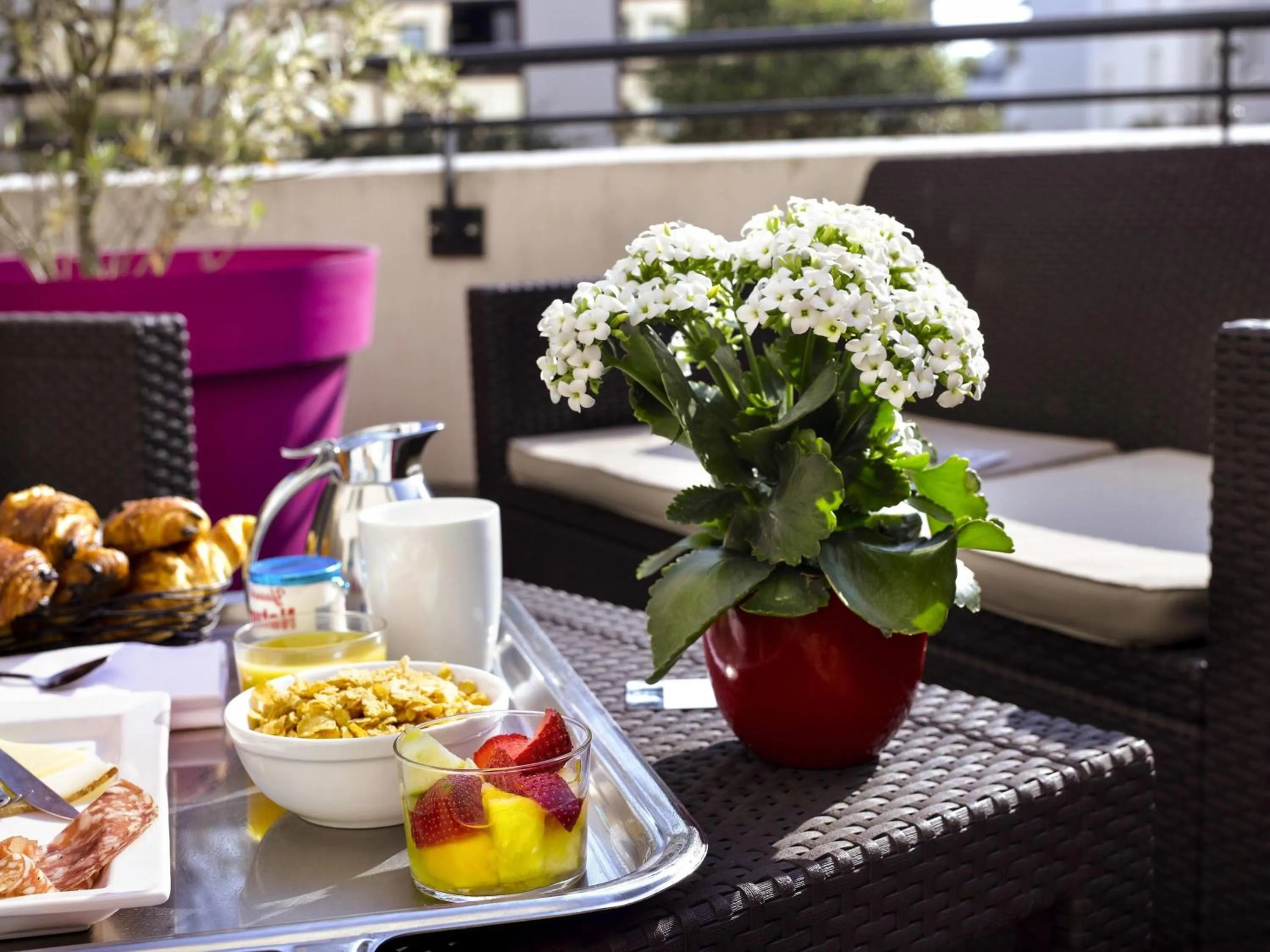 Breakfast in Novotel Bordeaux Centre Gare Saint Jean