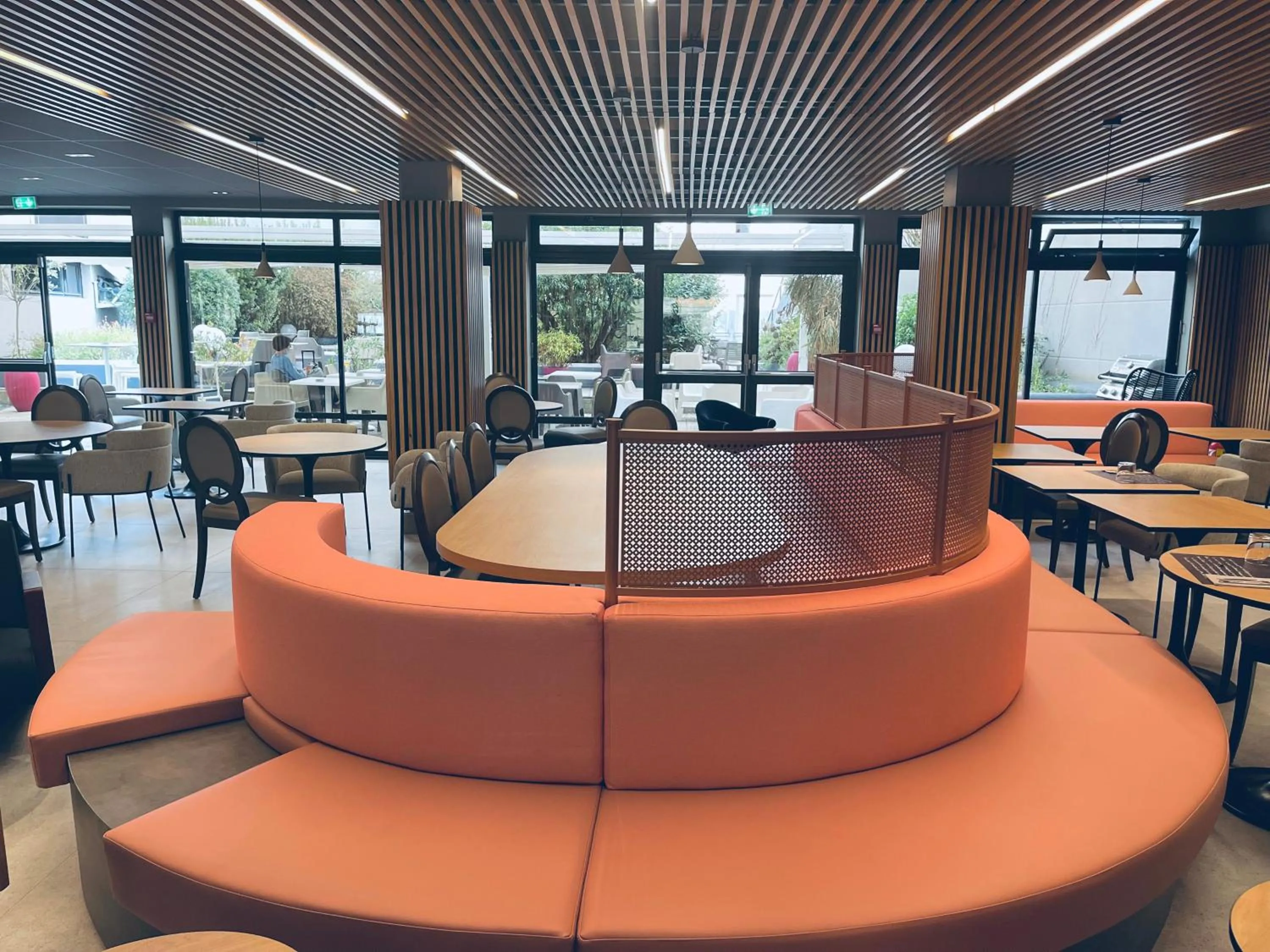 Restaurant/places to eat in Novotel Bordeaux Centre Gare Saint Jean