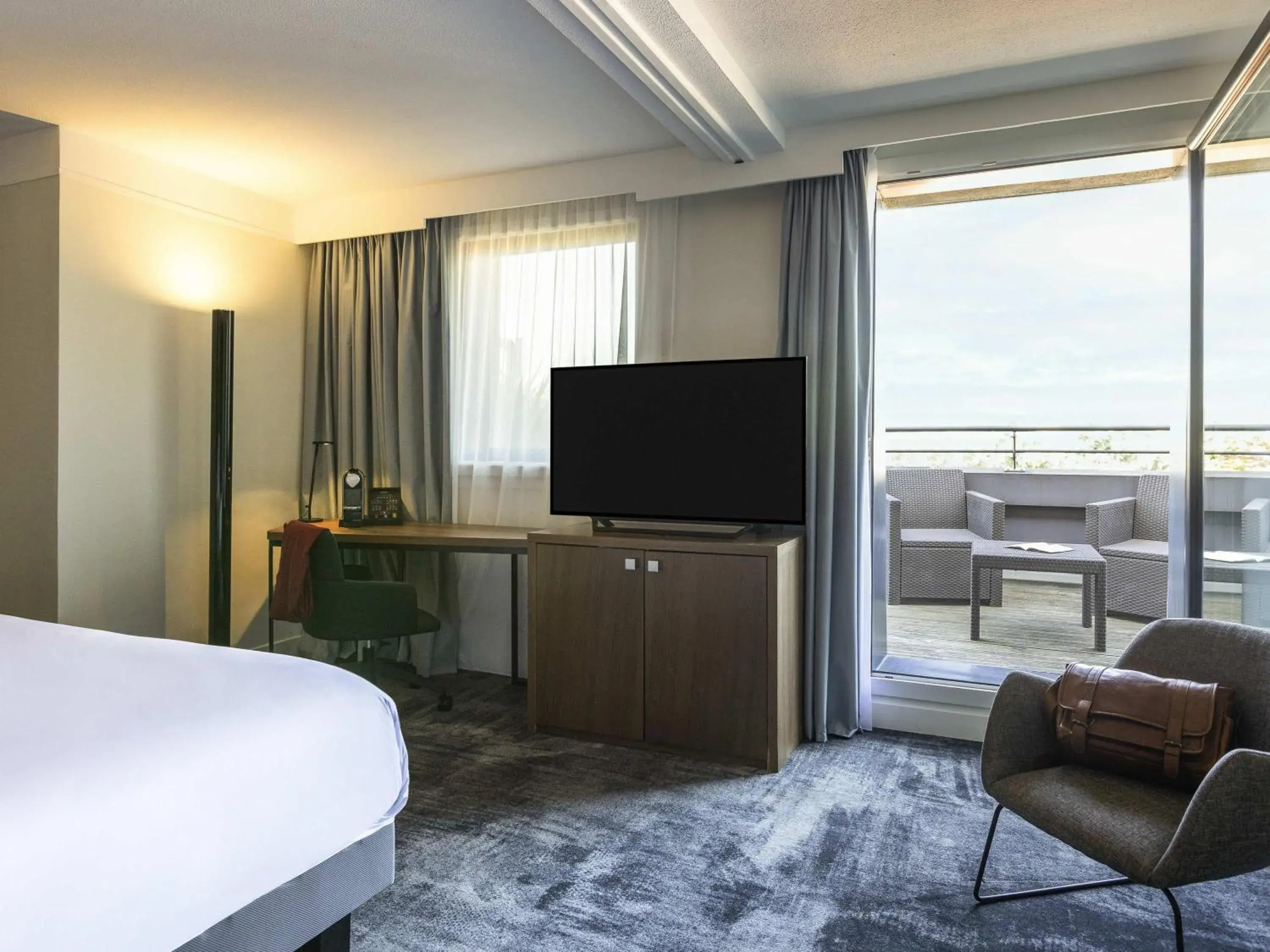 Privilege King Room with Terrace in Novotel Bordeaux Centre Gare Saint Jean Privilege King Room with Terrace in Novotel Bordeaux Centre Gare Saint Jean