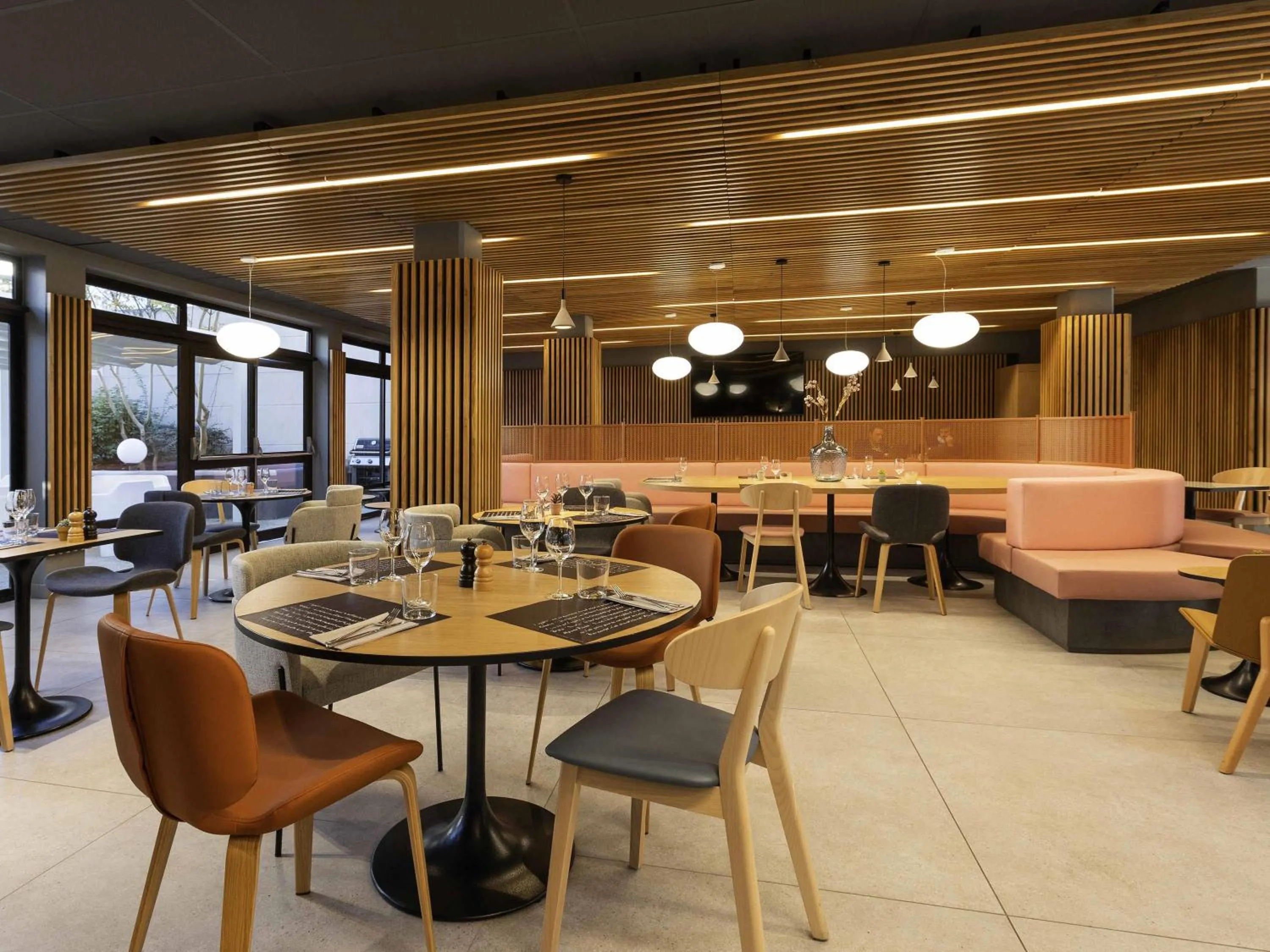 Restaurant/places to eat in Novotel Bordeaux Centre Gare Saint Jean