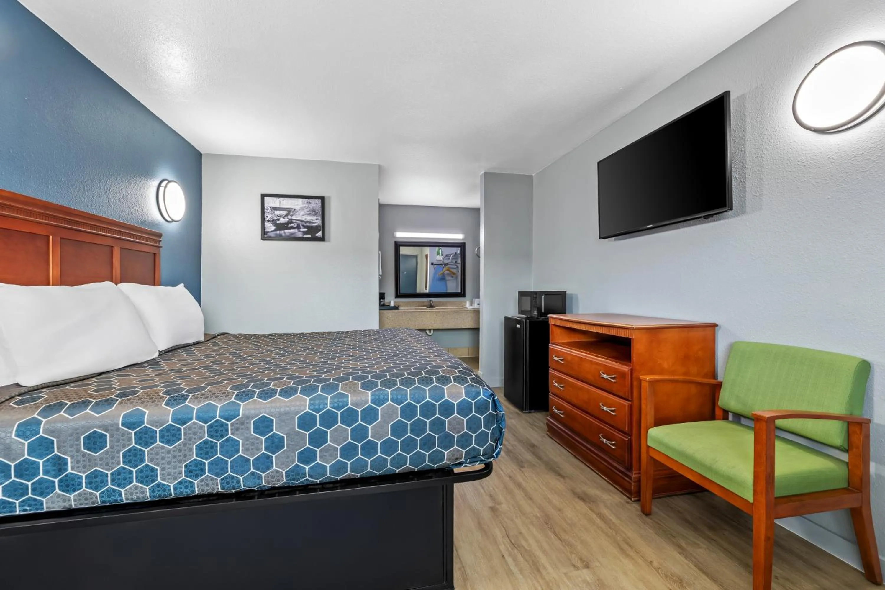 Bed in Americas Best Value Inn-Indianola