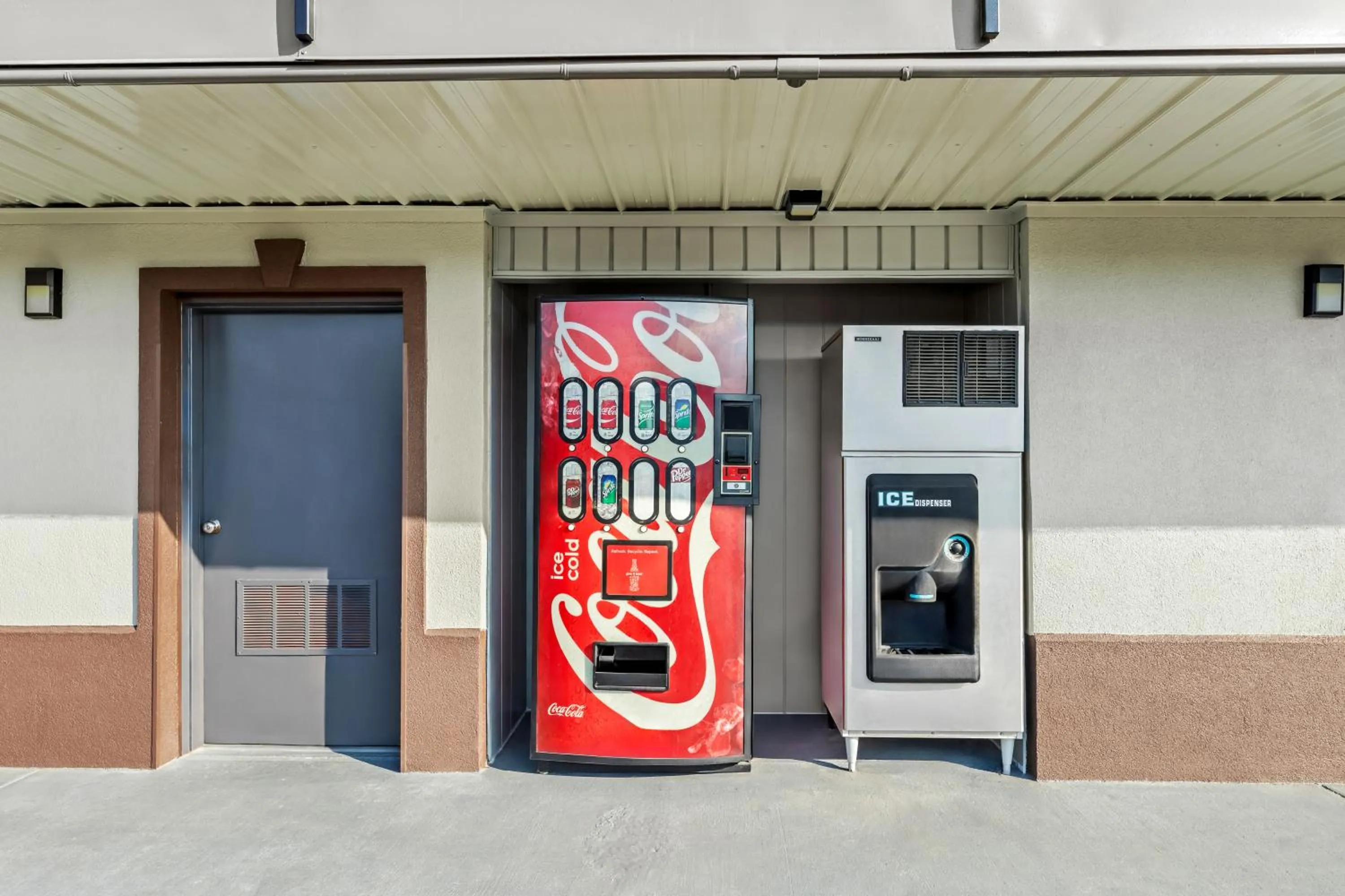 vending machine in Americas Best Value Inn-Indianola