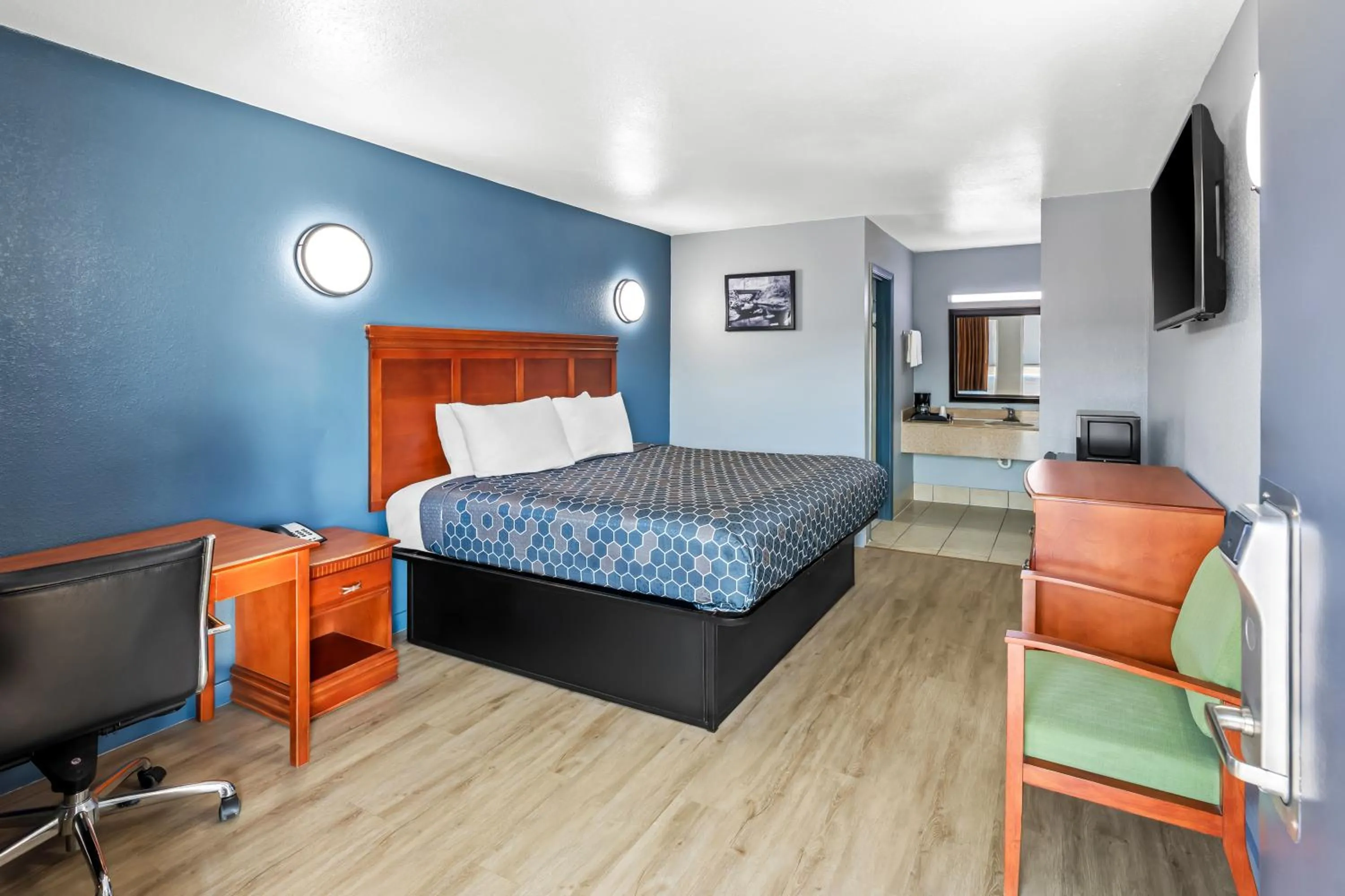 Bed in Americas Best Value Inn-Indianola