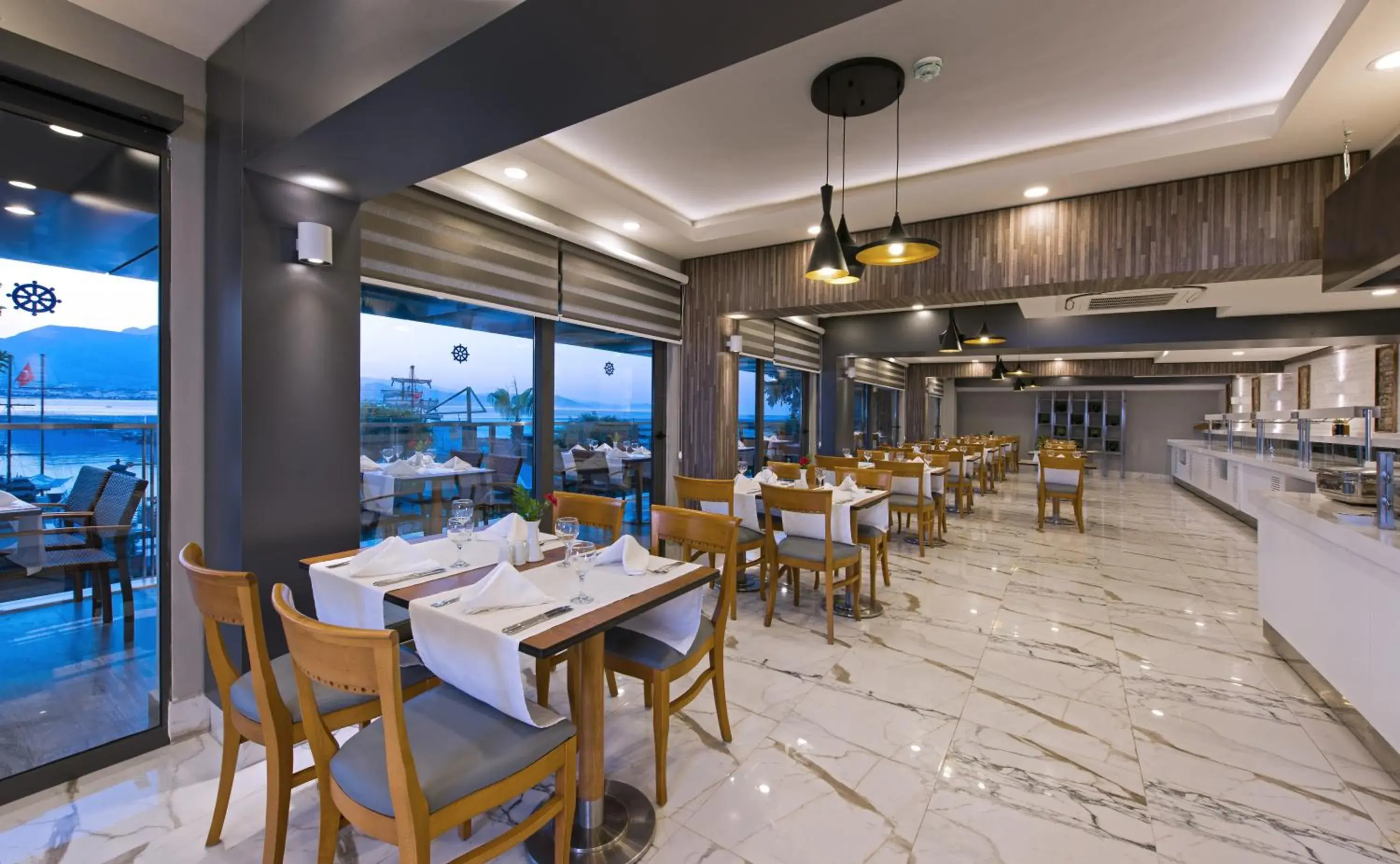 Restaurant/Places to Eat in Hotel Kaptan