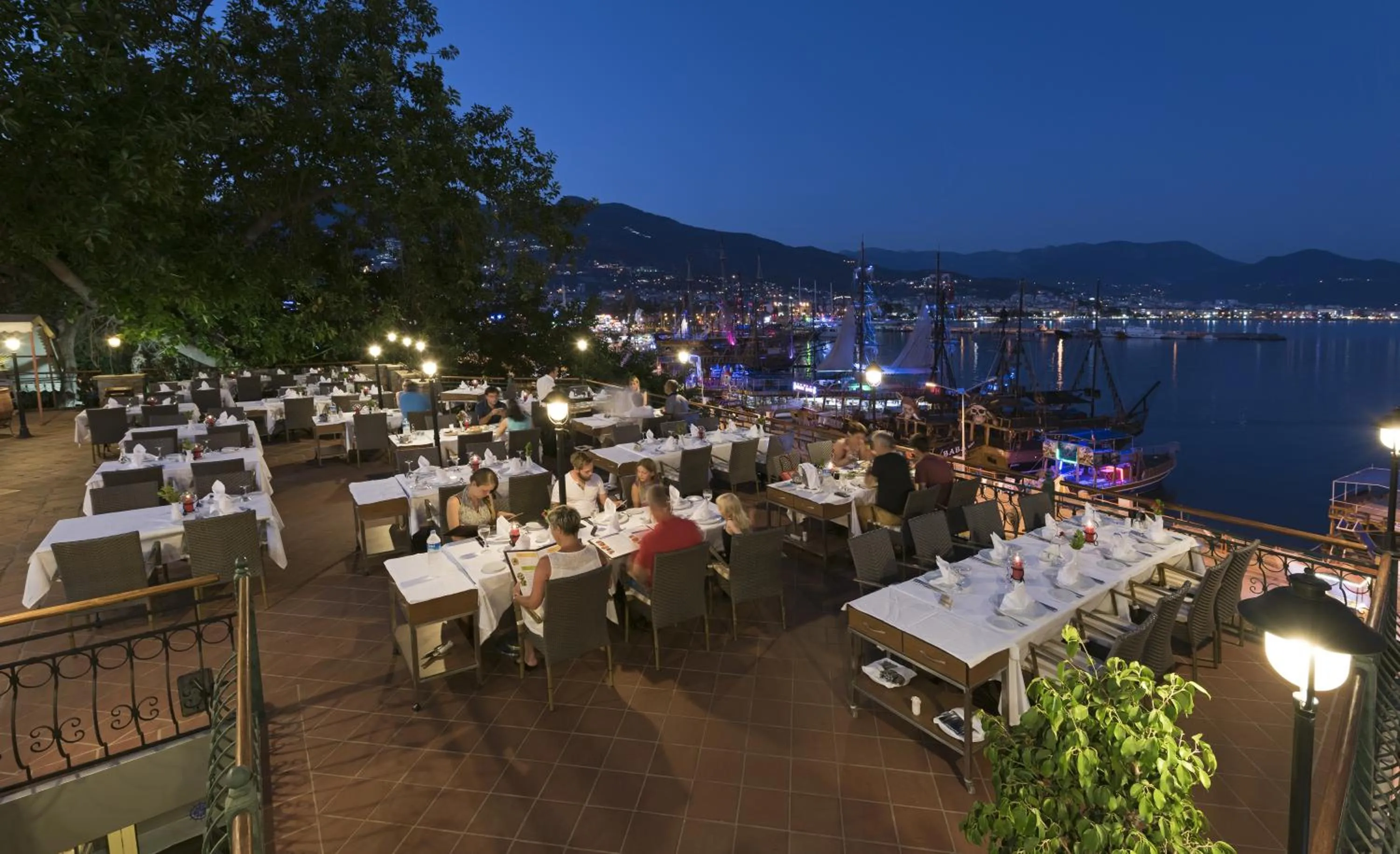 Food and drinks in Kaptan Hotel