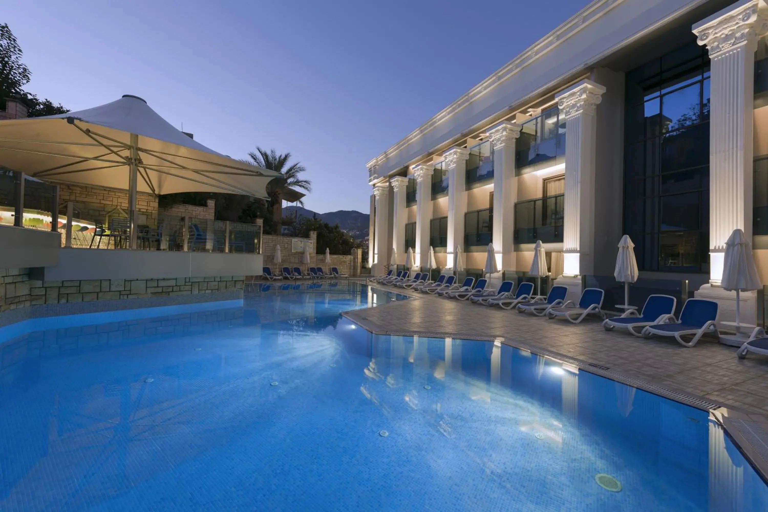 Pool view, Property Building in Hotel Kaptan