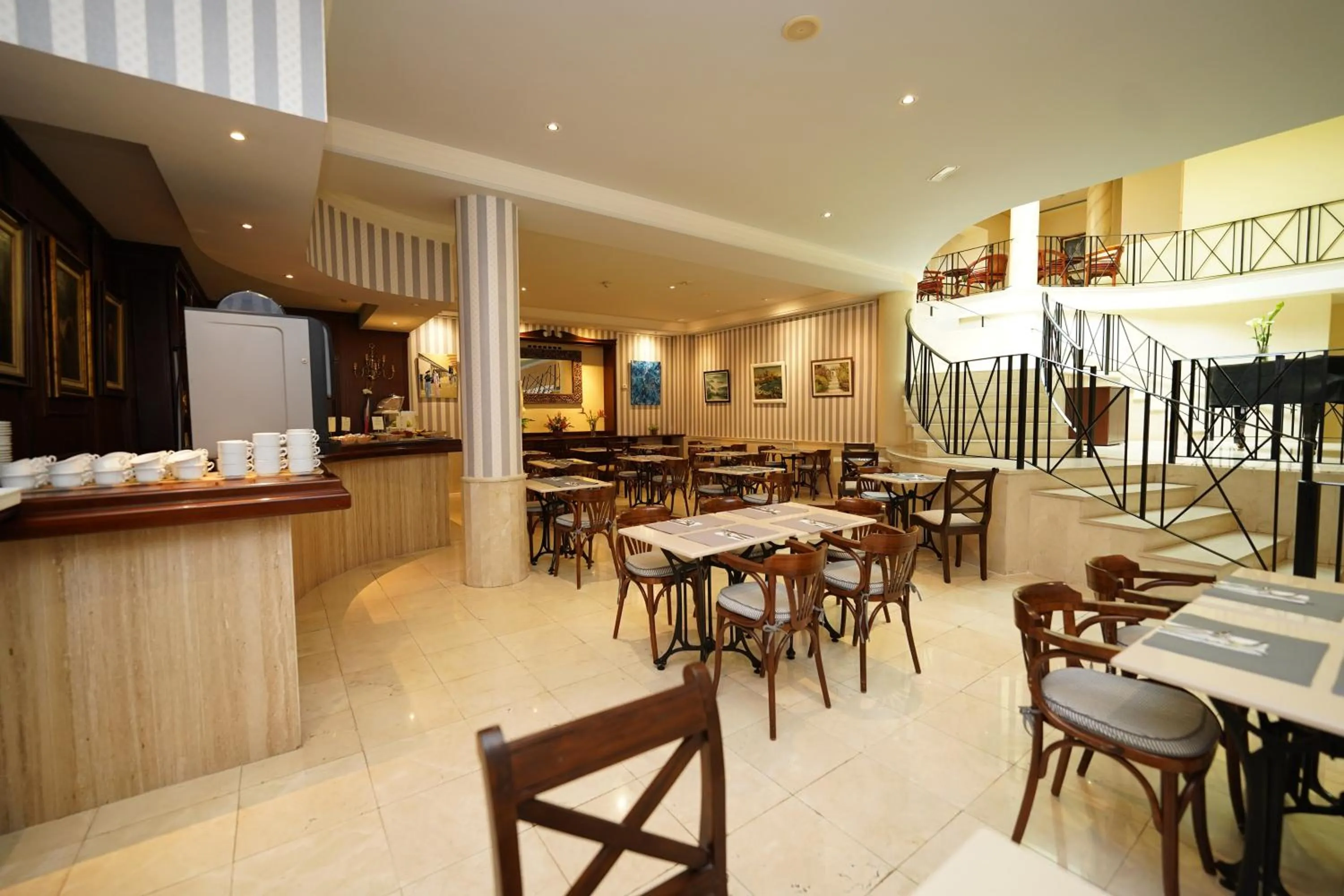 Restaurant/places to eat in Apartamentos RF Bambi Adults Only