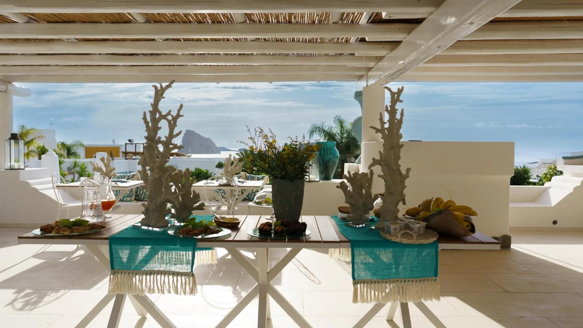 Buffet breakfast in Hotel Oasi