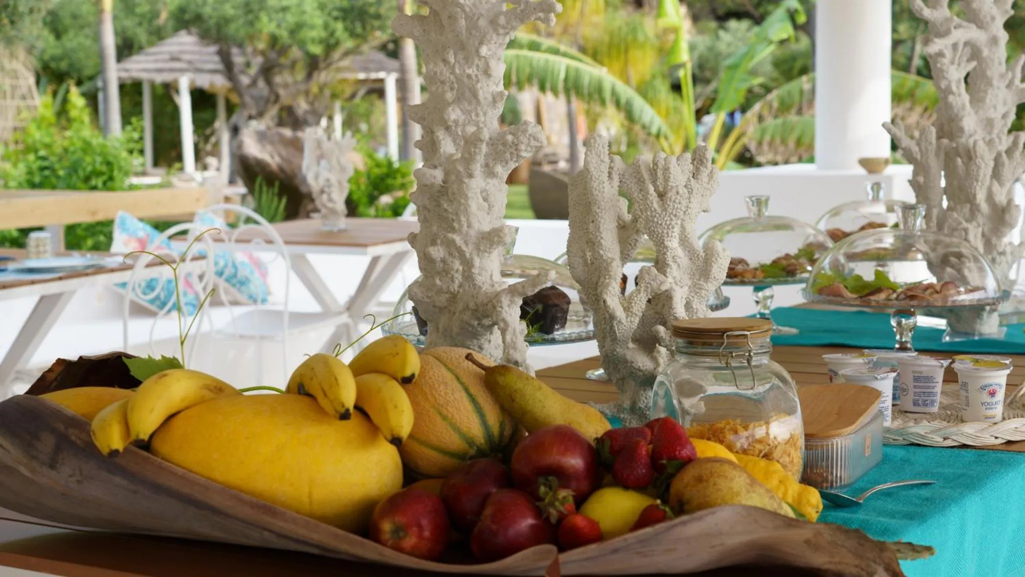 Buffet breakfast in Hotel Oasi
