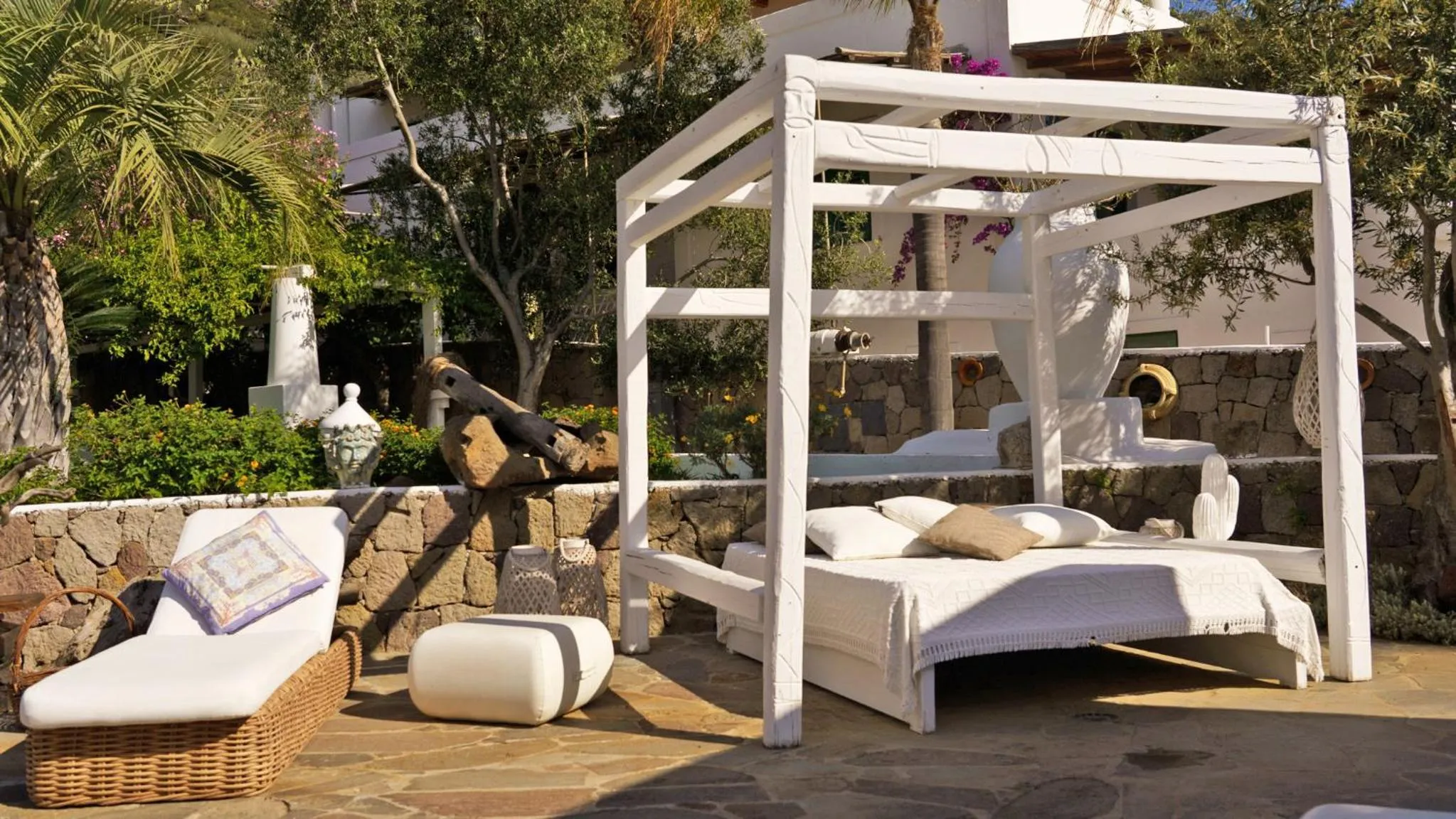 Decorative detail in Hotel Oasi