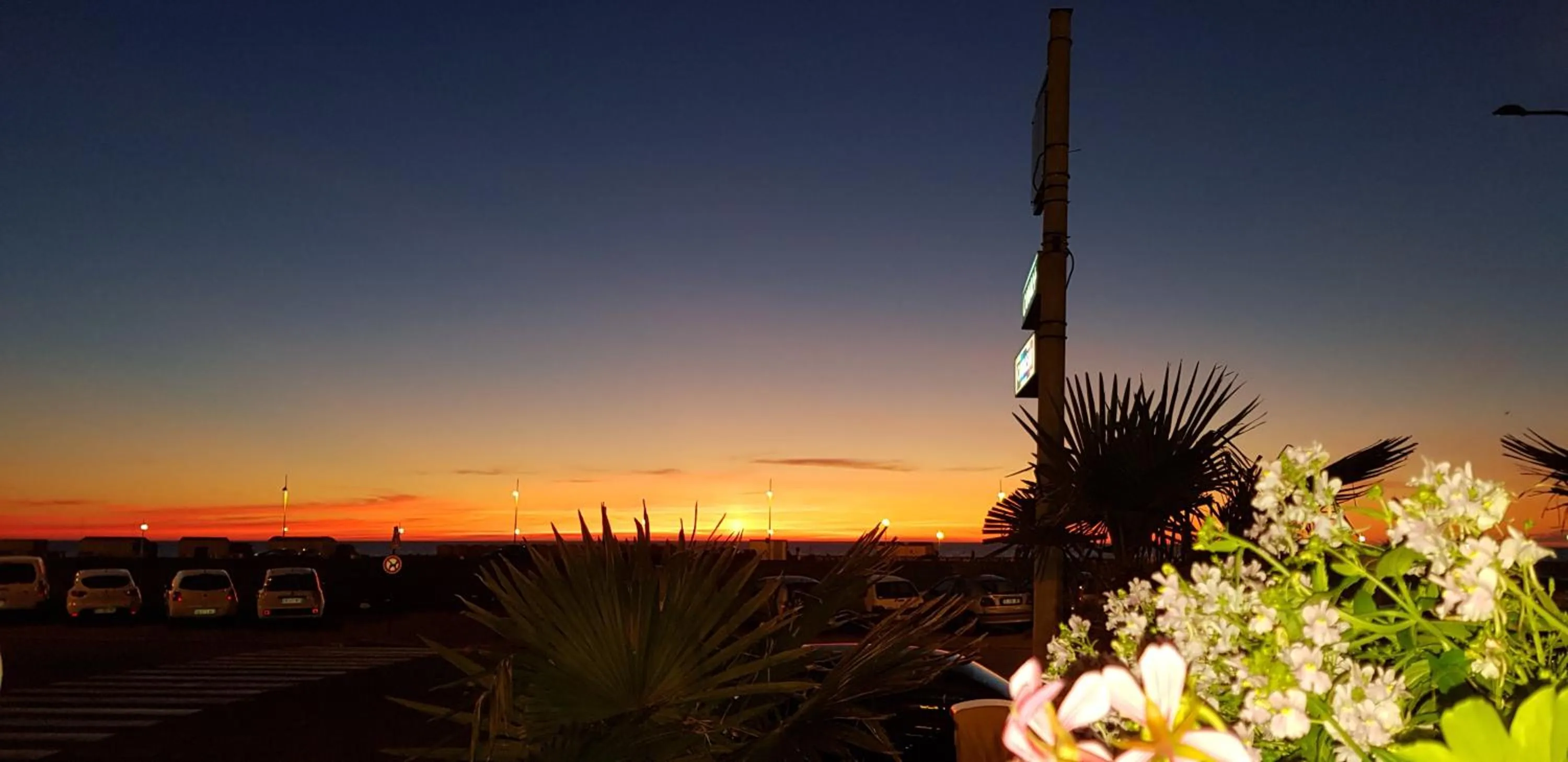 Sea view in Hôtel Windsor Contact Hôtel