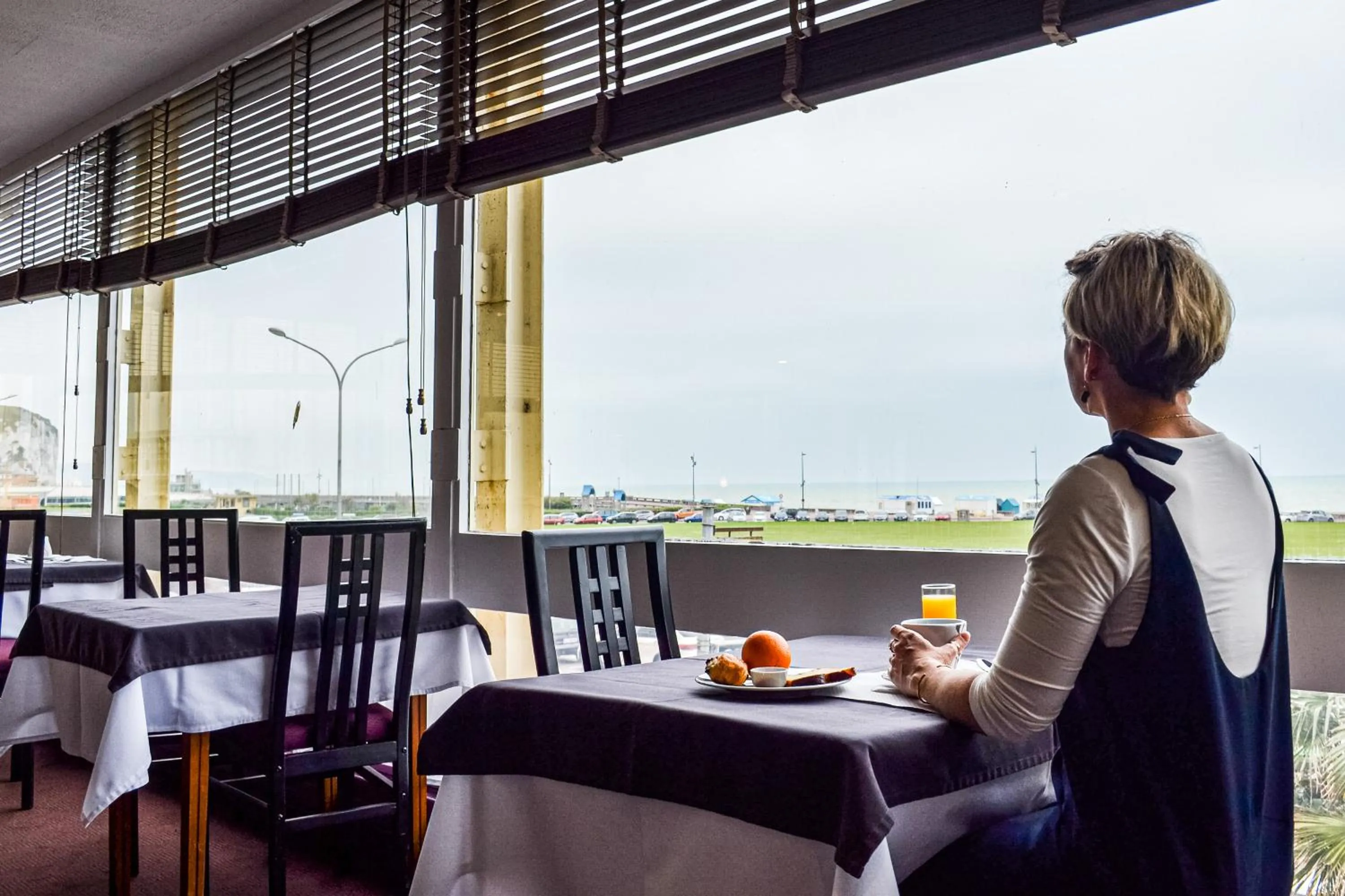 Breakfast in Hôtel Windsor Contact Hôtel