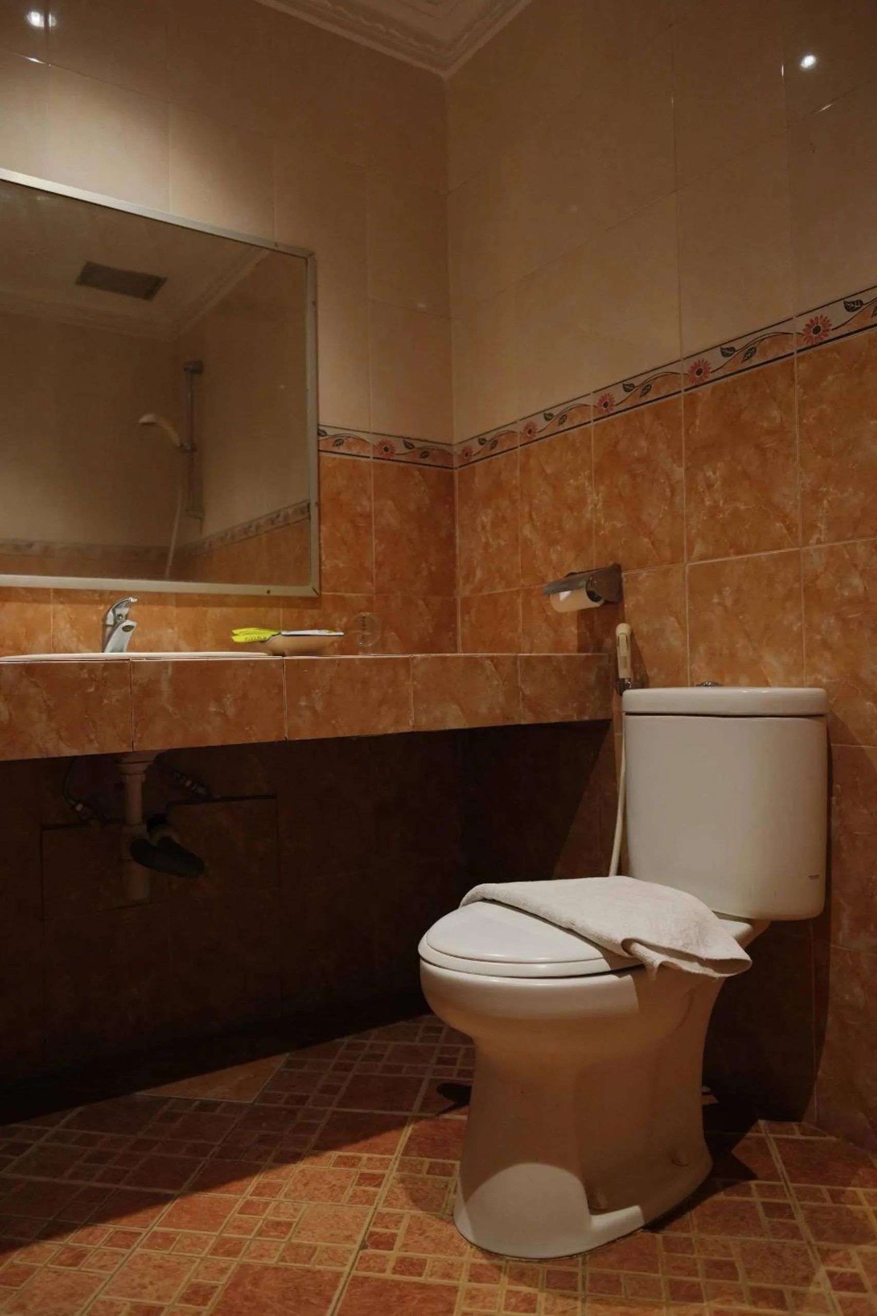 Shower in Khas Parapat