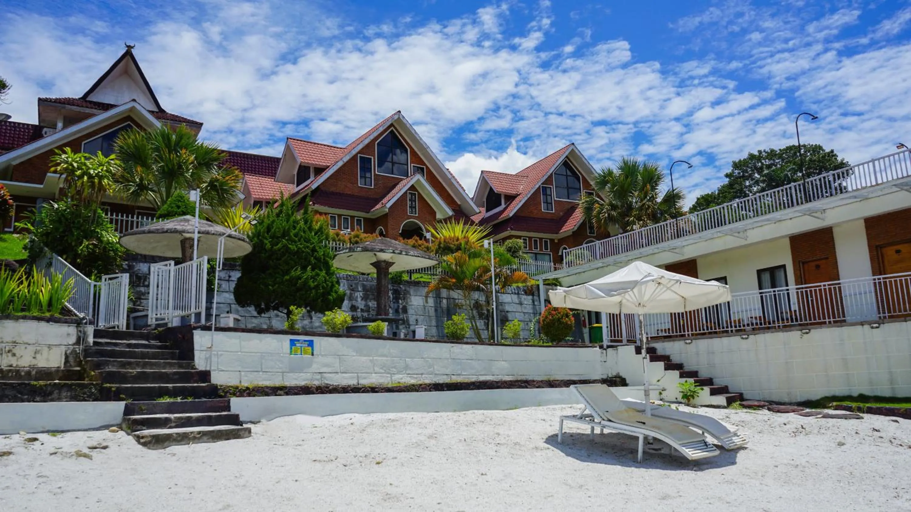 Property building in Khas Parapat