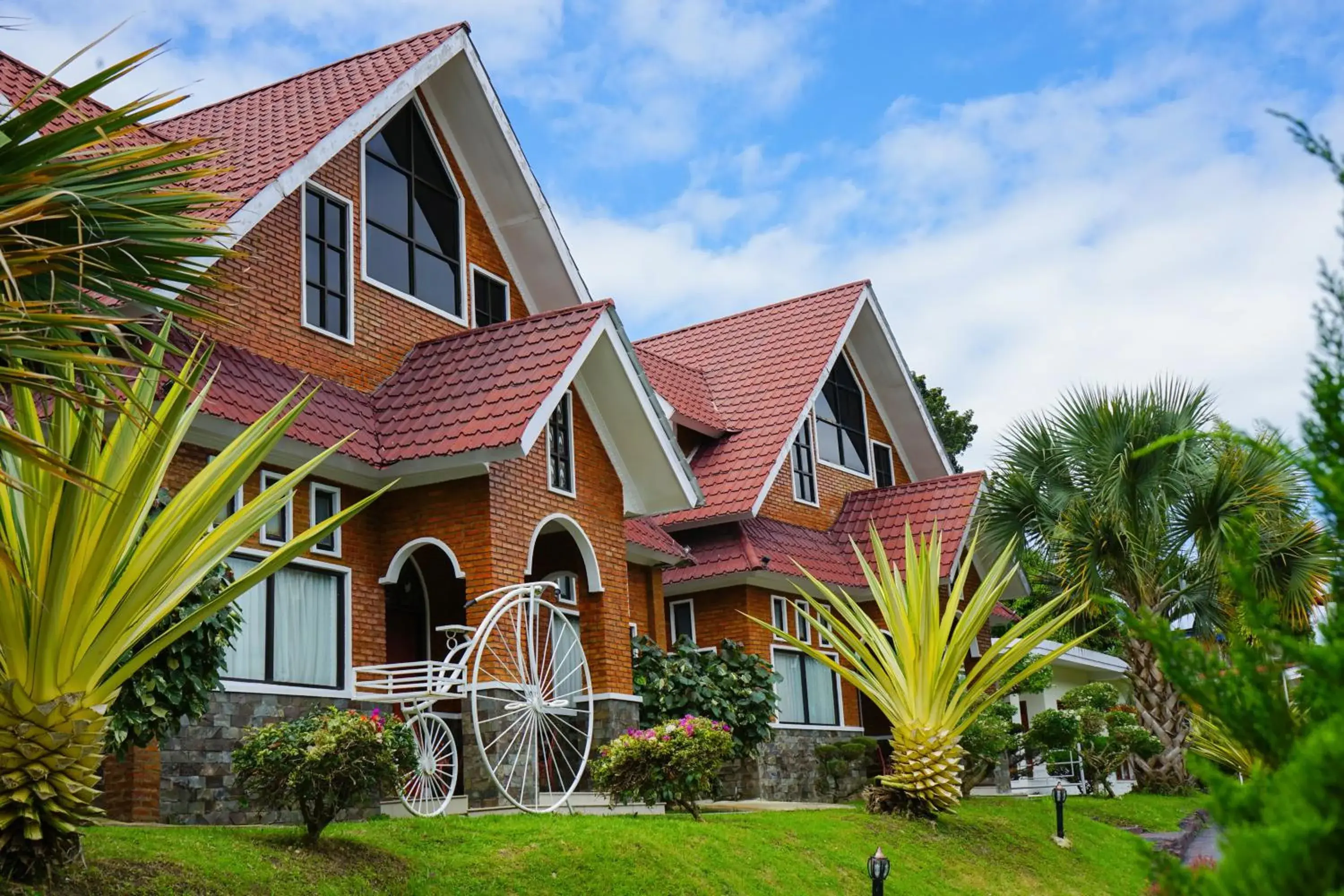 Property building in Khas Parapat Property building in Khas Parapat