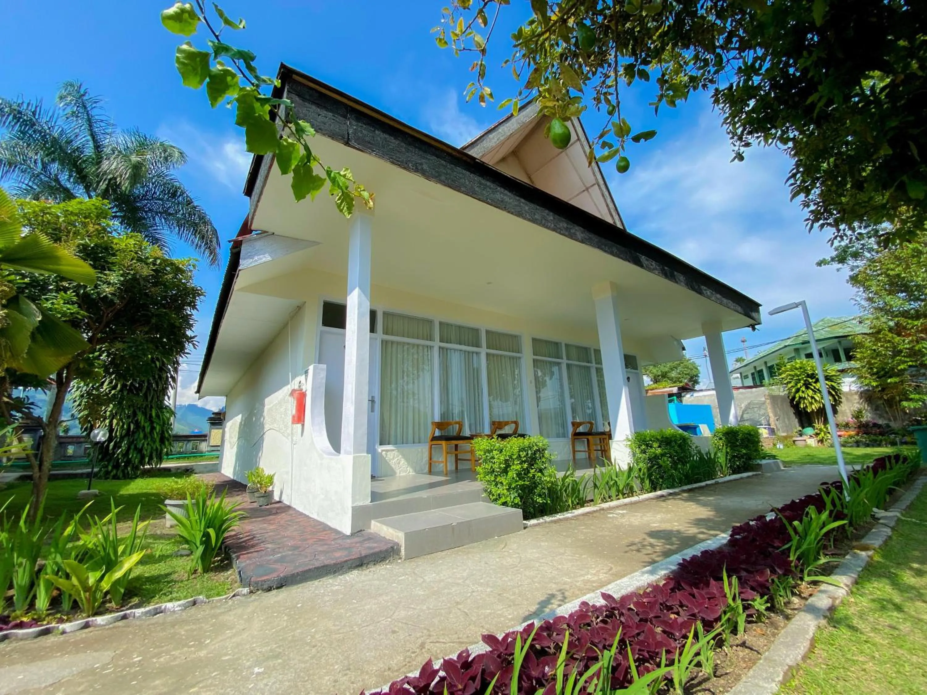 Property building in Khas Parapat