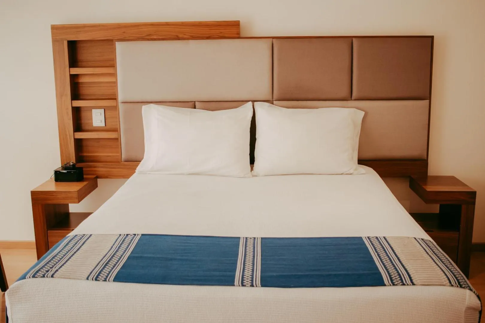 Bed in Millenium Plaza & Suites