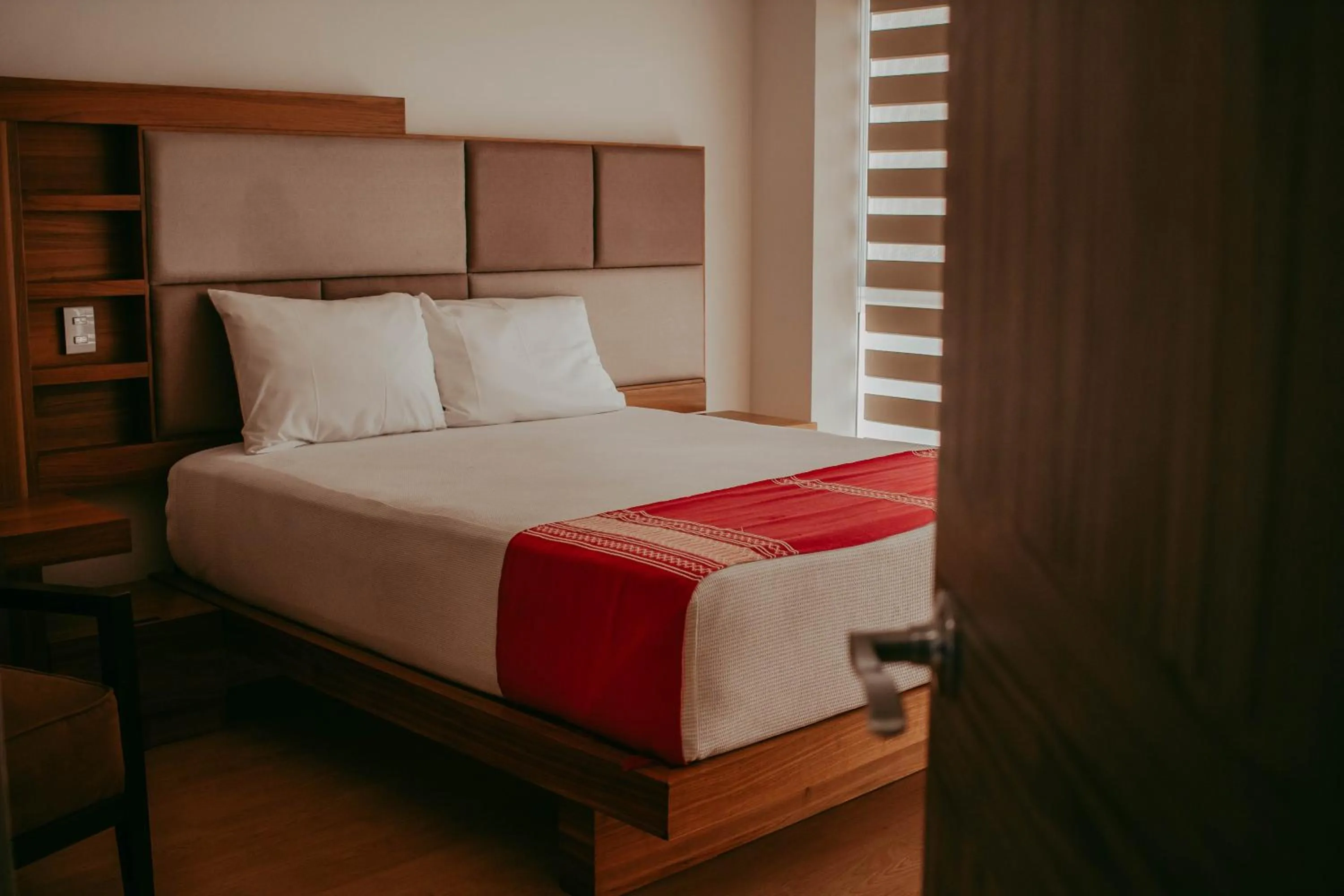 Bed in Millenium Plaza & Suites