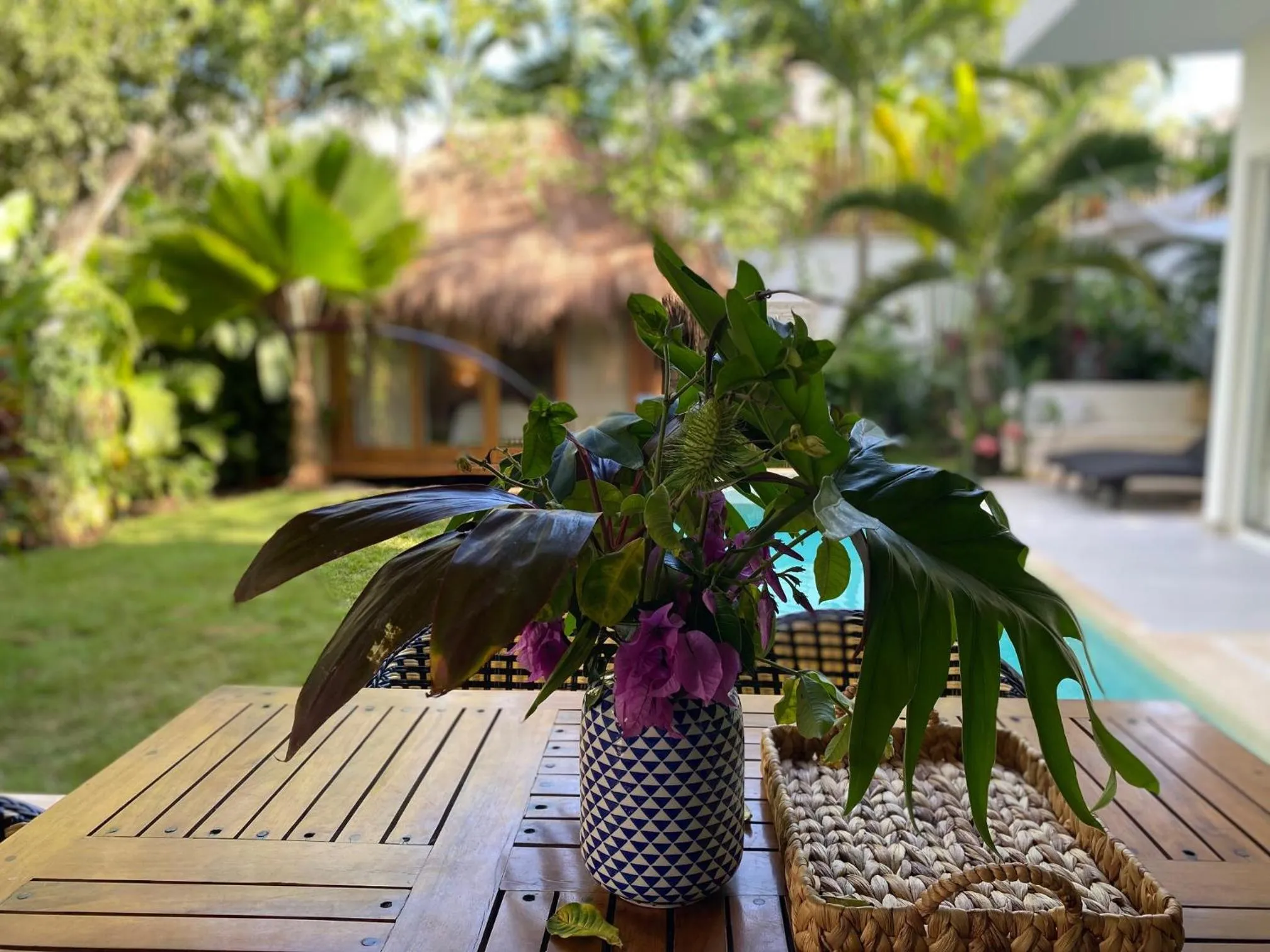 Patio in Luxury Private Villas , Private Pool, Private garden, Jacuzzi, 24hours security