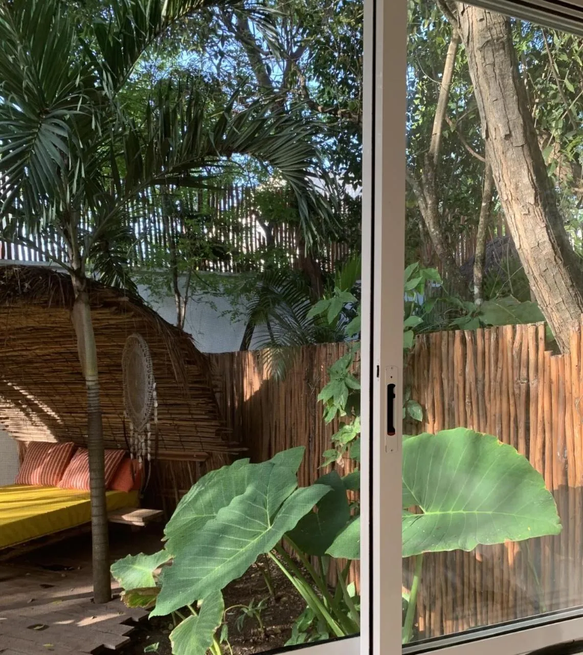 Garden in Luxury Private Villas , Private Pool, Private garden, Jacuzzi, 24hours security