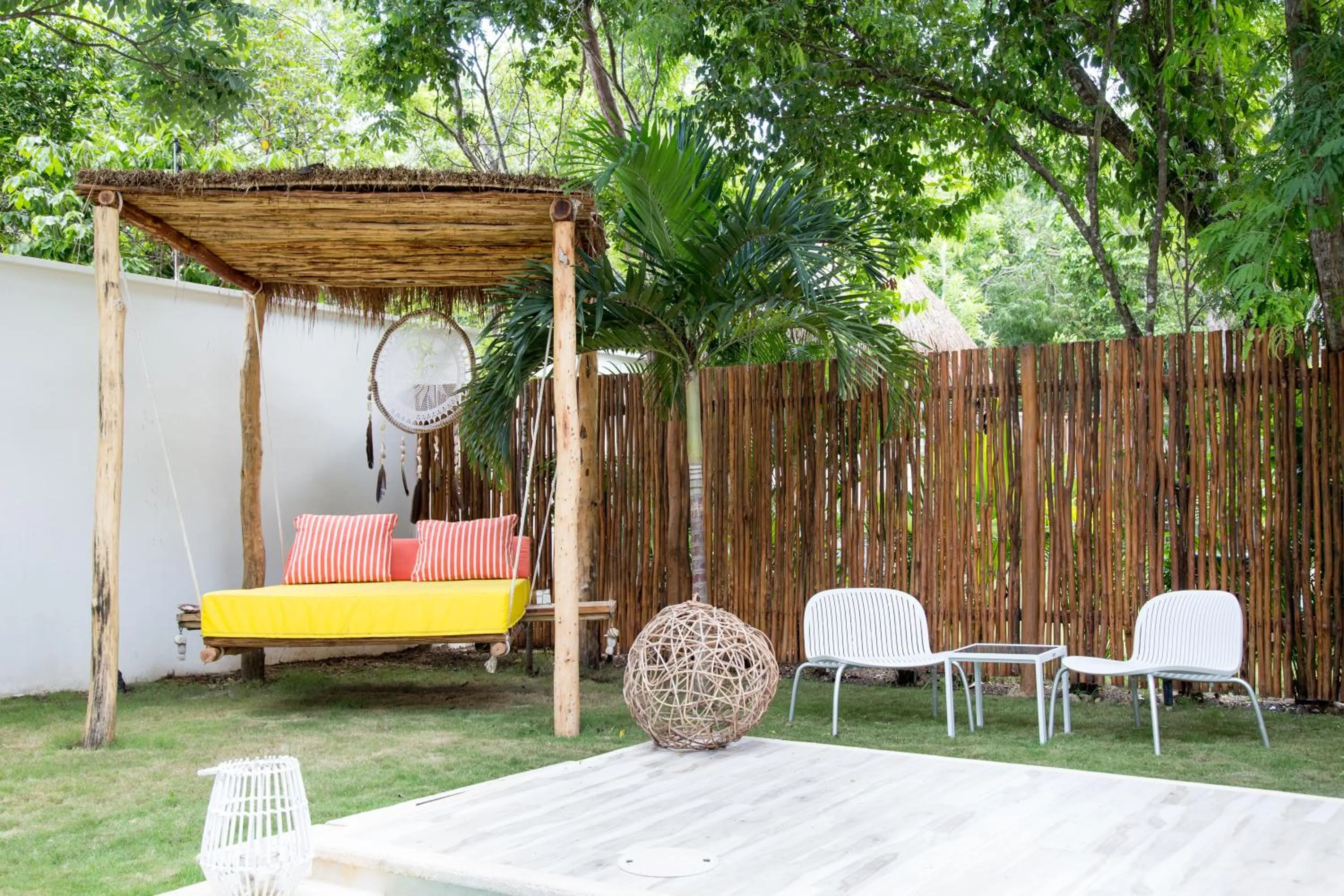 Garden in Luxury Private Villas , Private Pool, Private garden, Jacuzzi, 24hours security