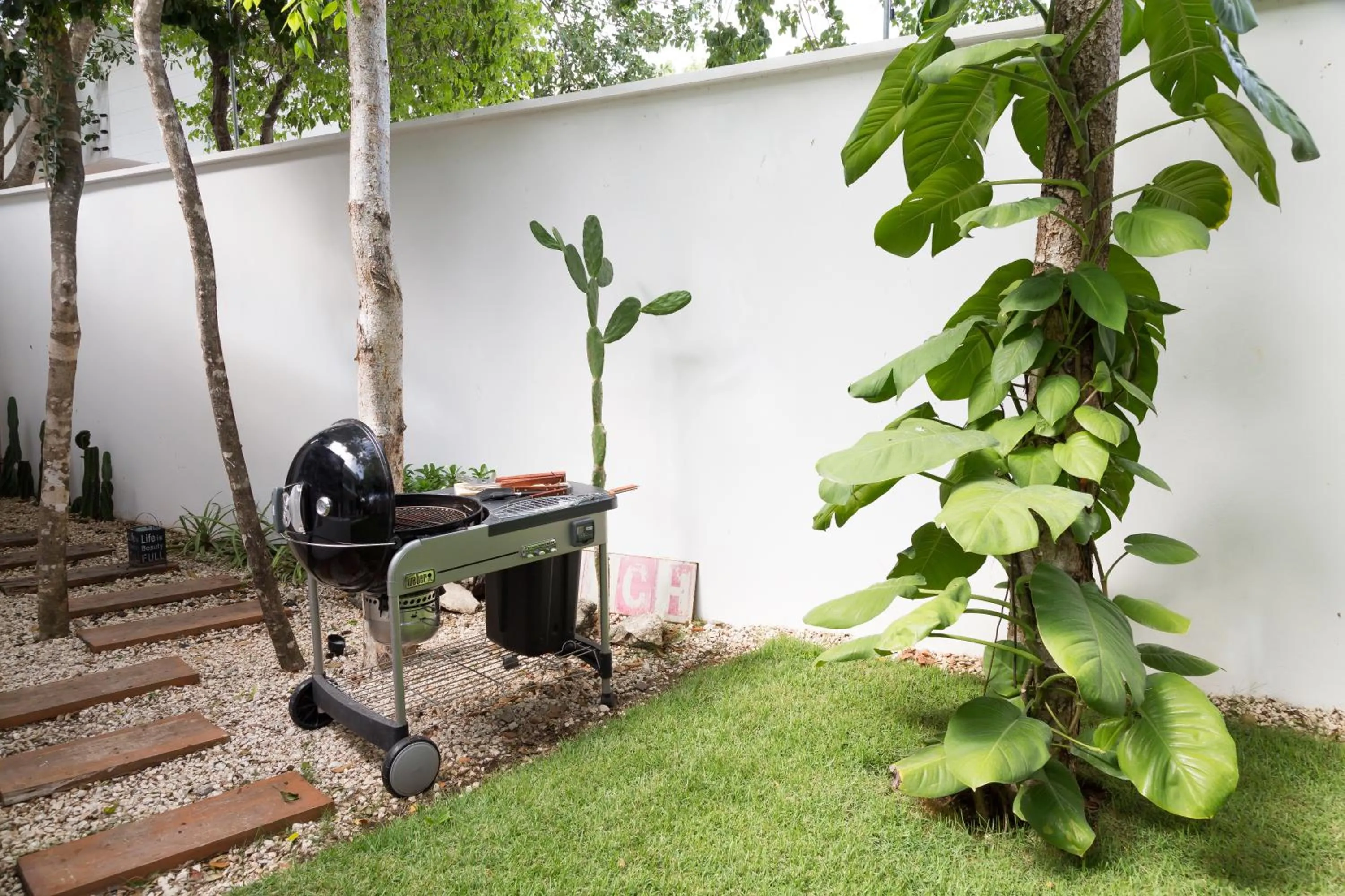 BBQ facilities in Luxury Private Villas , Private Pool, Private garden, Jacuzzi, 24hours security