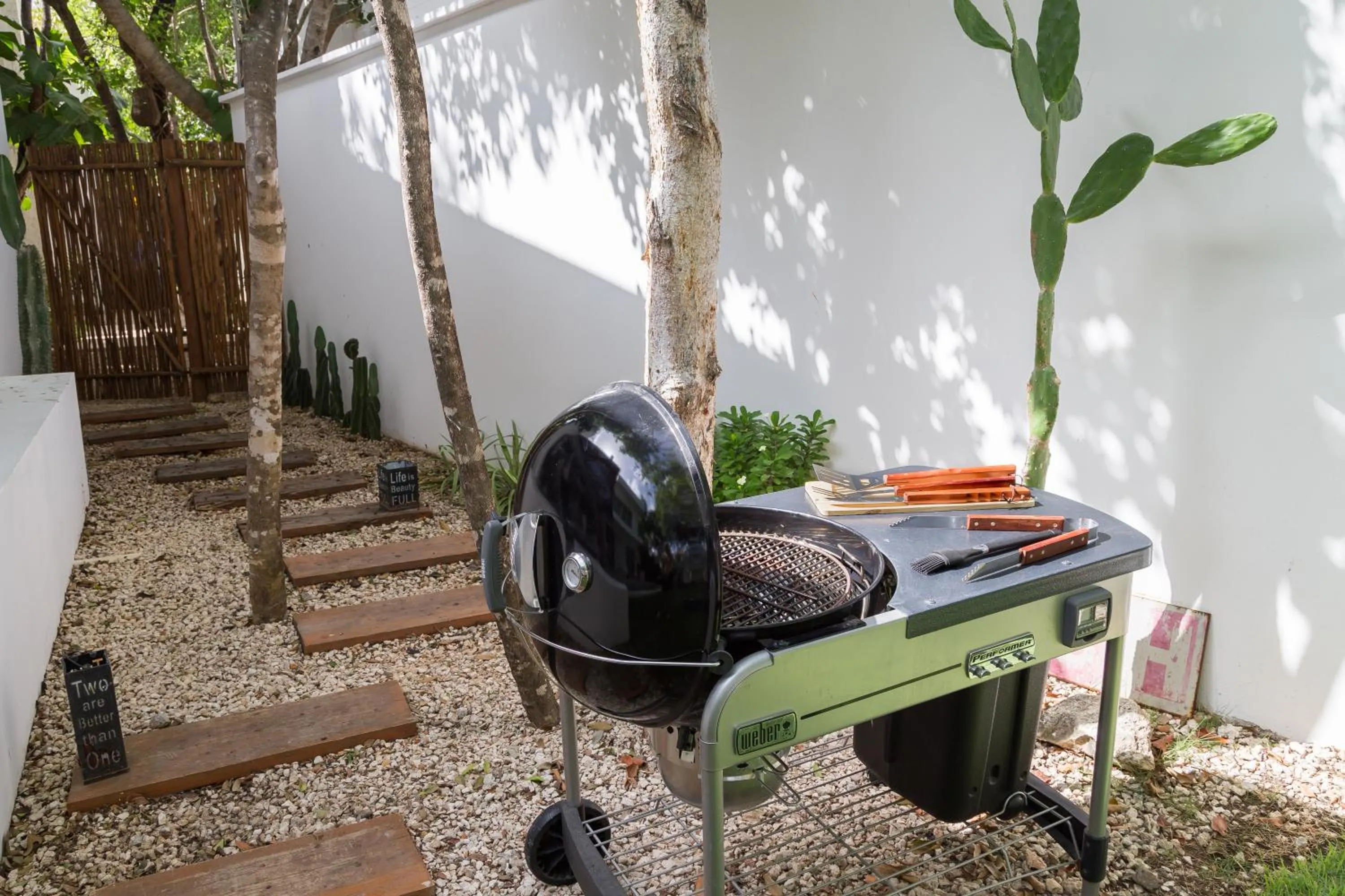 Luxury Private Villas , Private Pool, Private garden, Jacuzzi, 24hours security